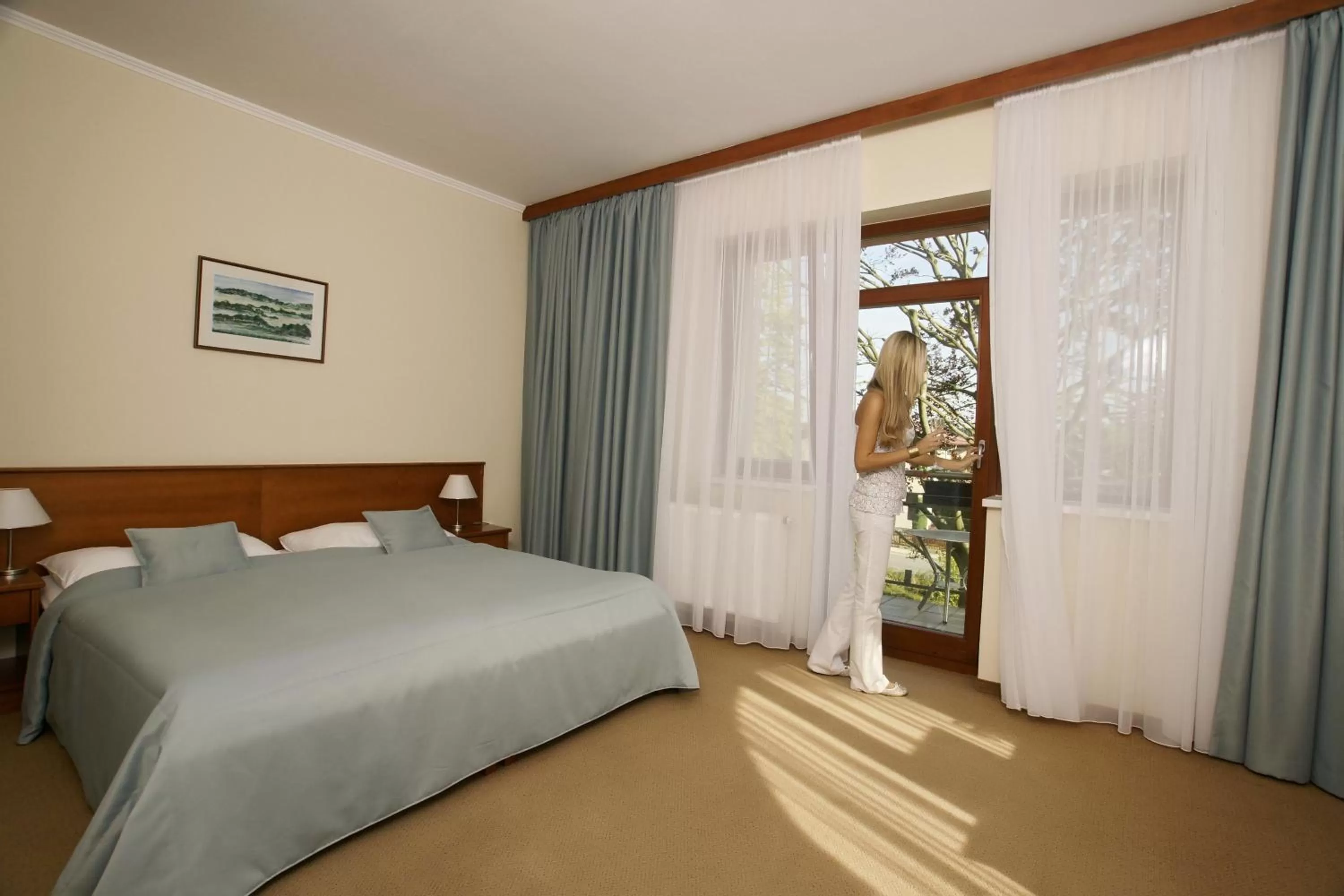 Photo of the whole room, Bed in April hotel Panorama