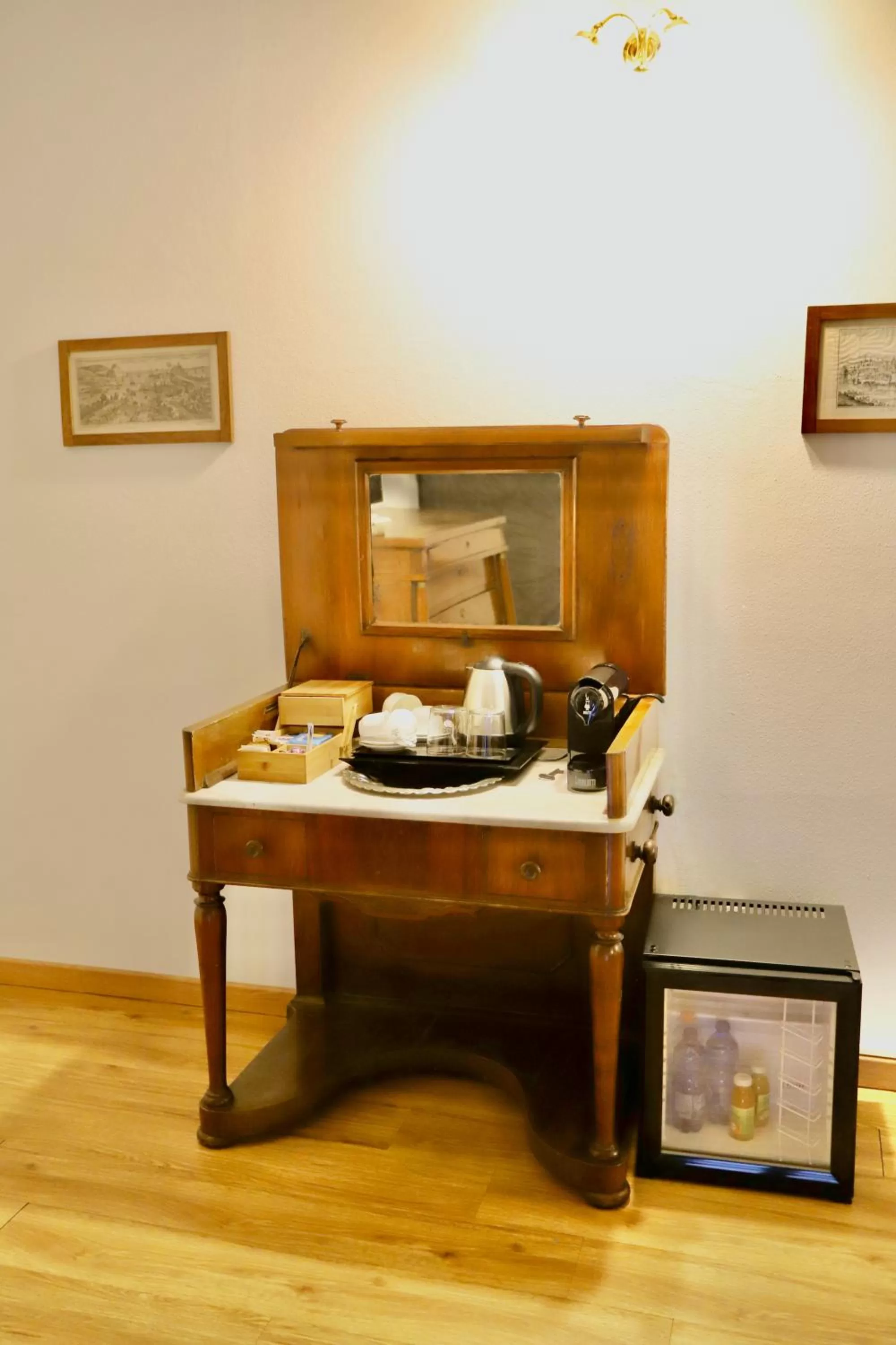 Photo of the whole room in La Villa del Lago