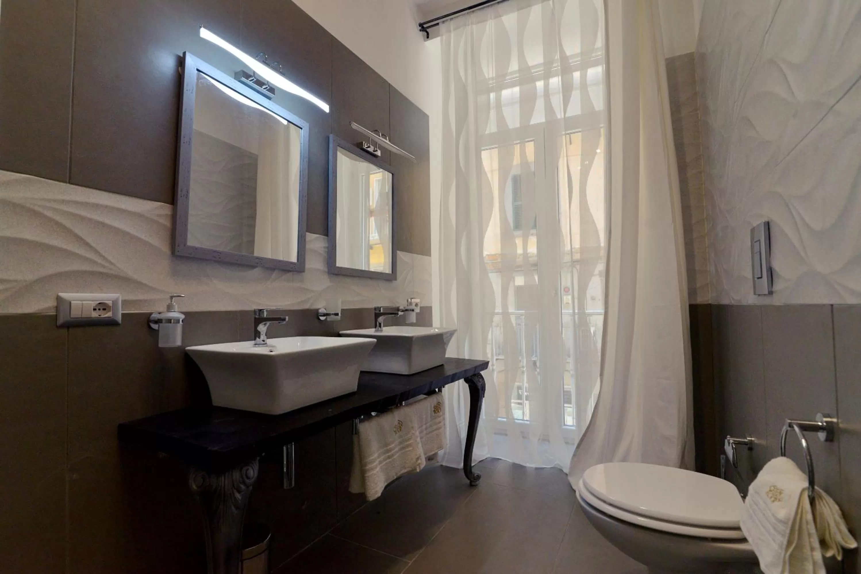 Bathroom in Chiaia Roof