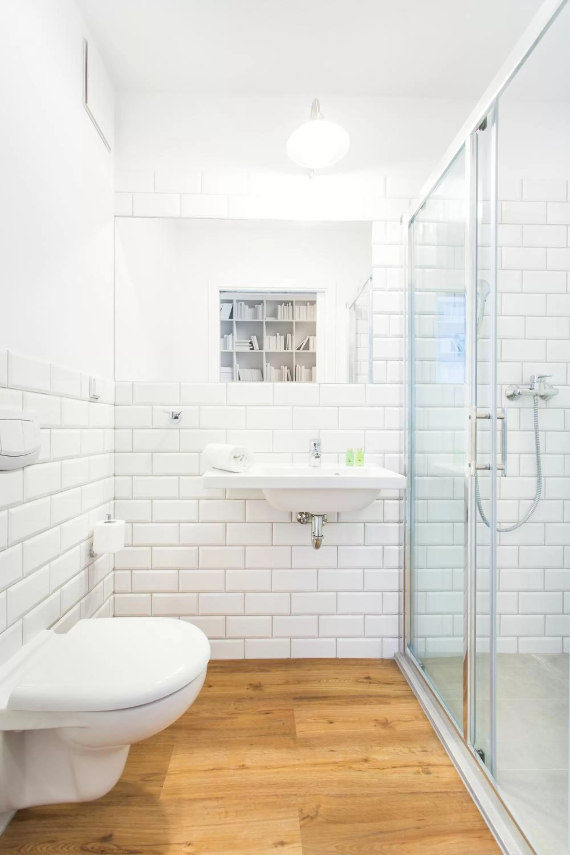 Photo of the whole room in Smart Hotel