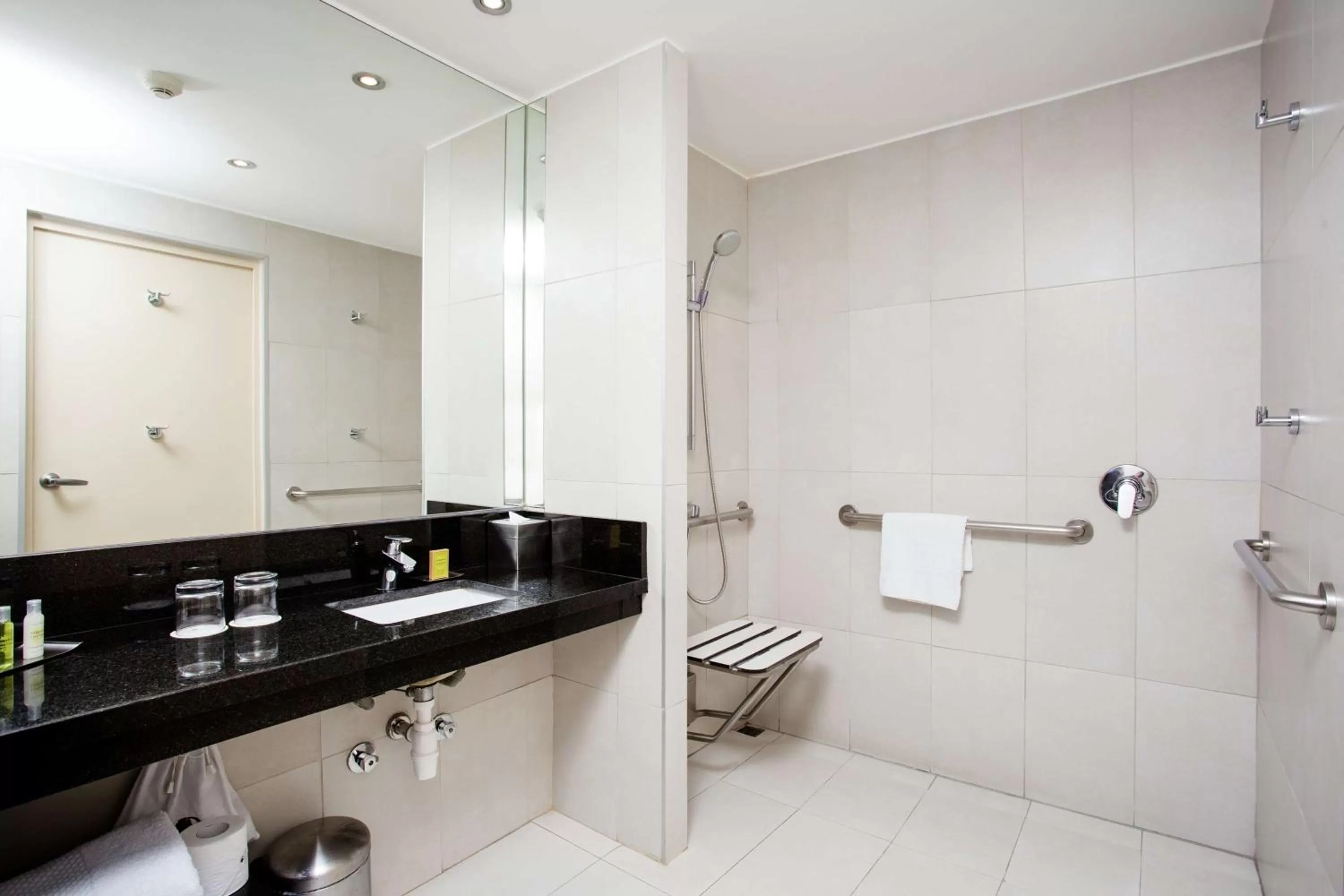 Bathroom in DoubleTree by Hilton Santiago - Vitacura