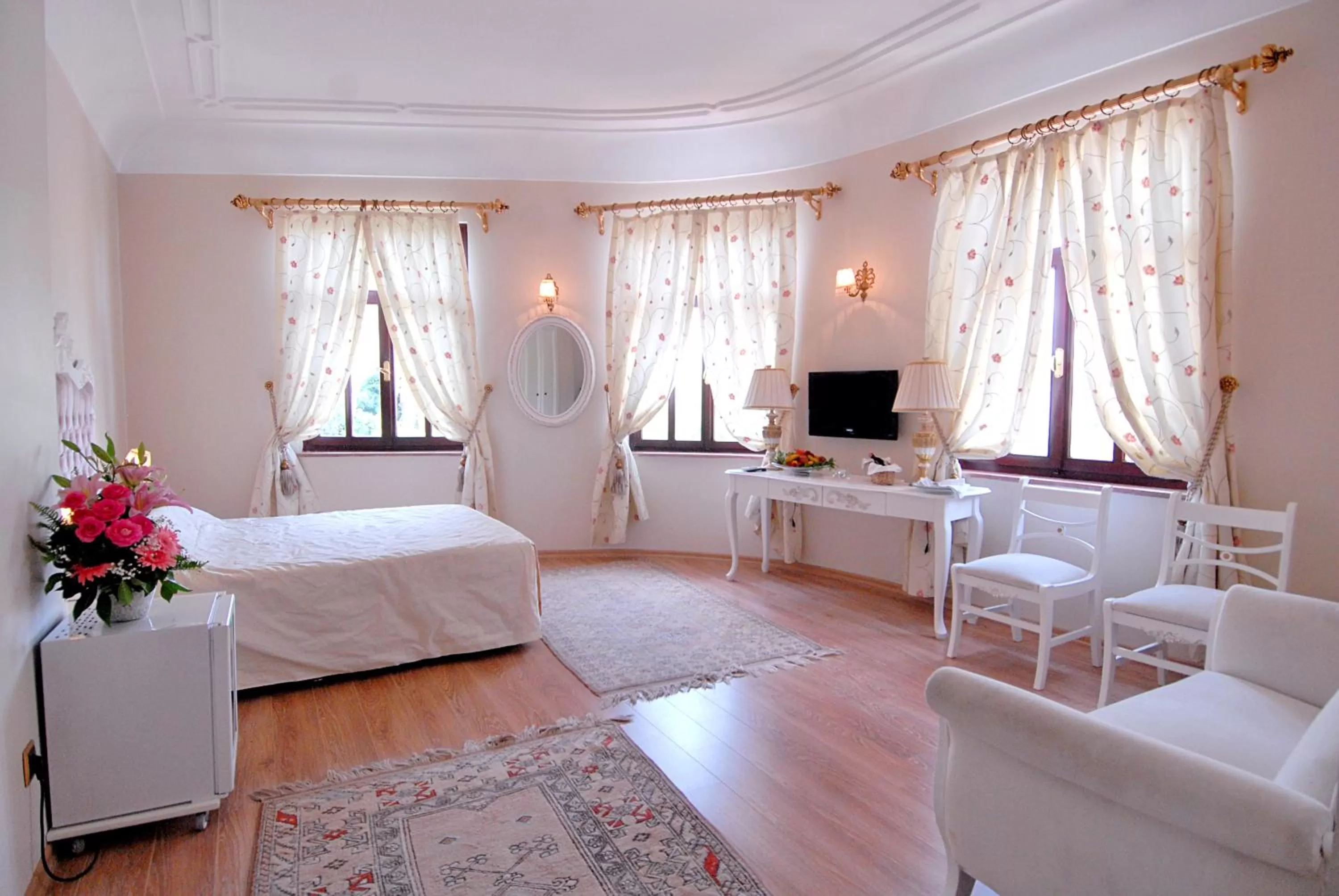 Photo of the whole room, Bed in Aspen Hotel Kaleiçi