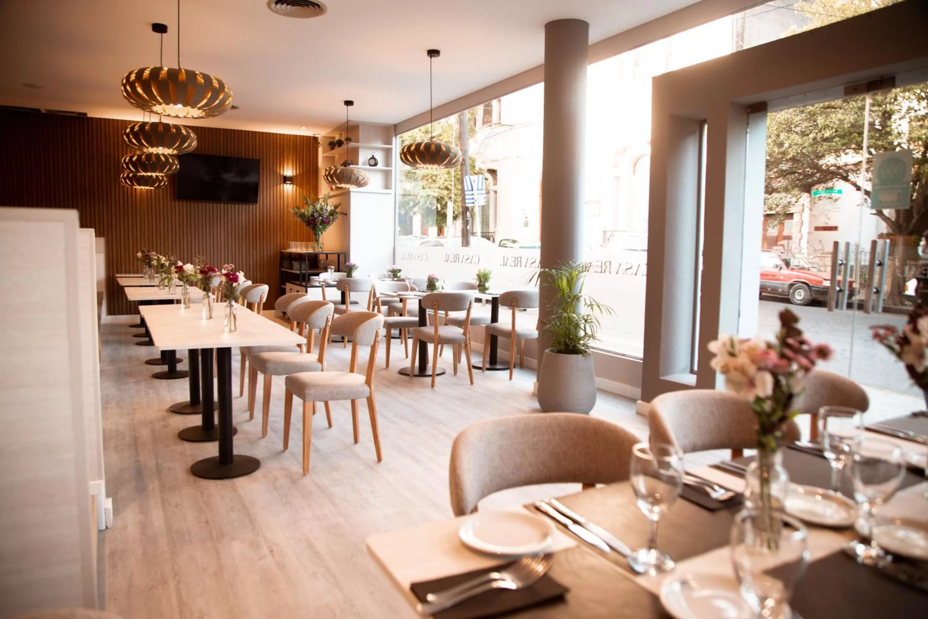 Restaurant/places to eat in Casa Real Hotel