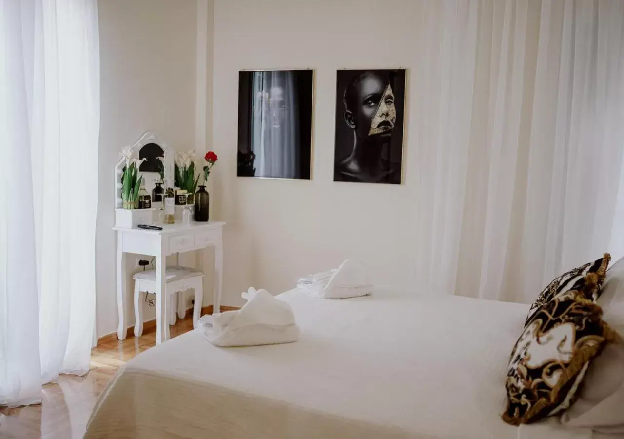 Deluxe Suite in ROH Suites Deluxe Suite in ROH Suites