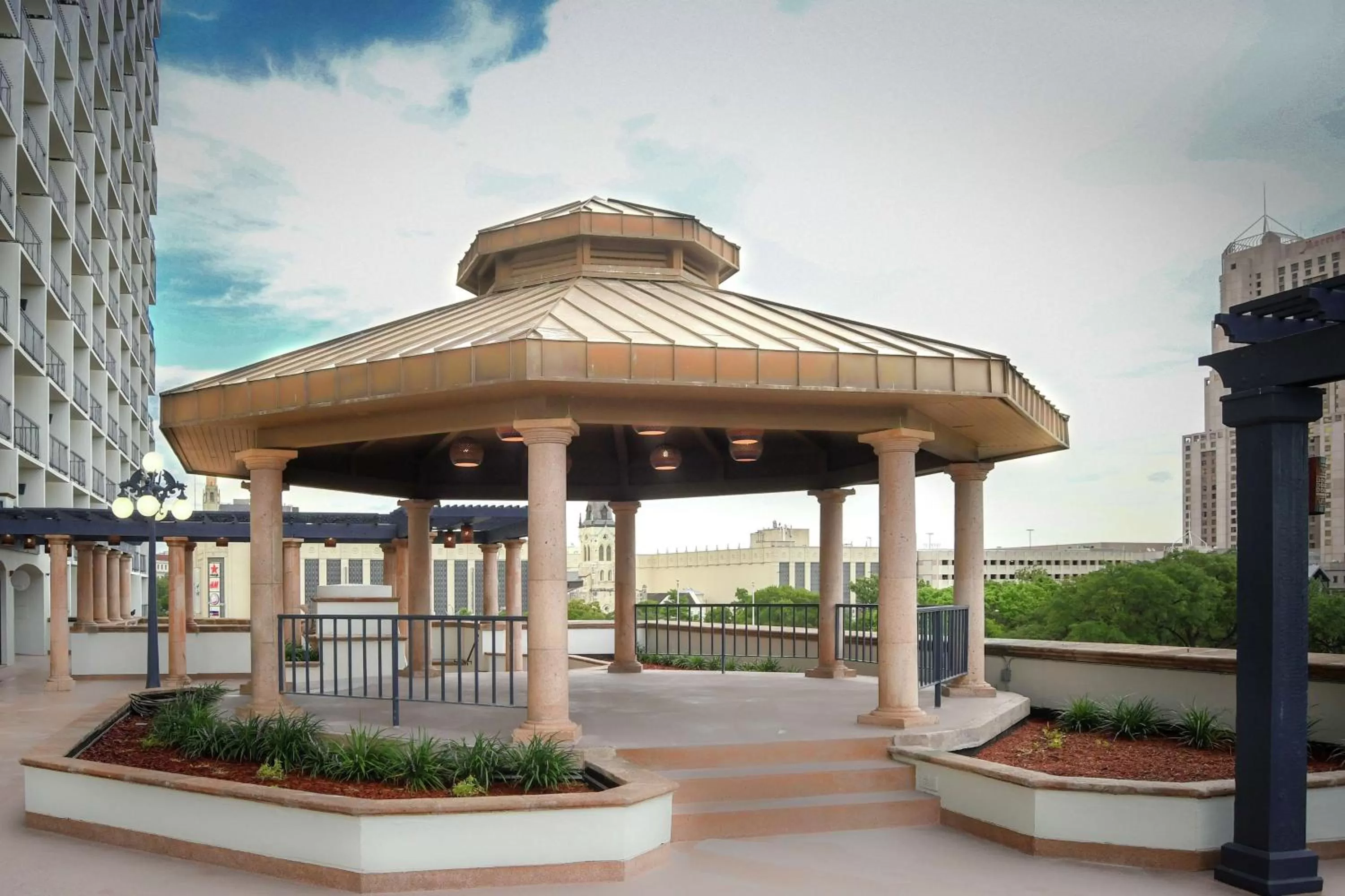 Property building in Hilton Palacio del Rio