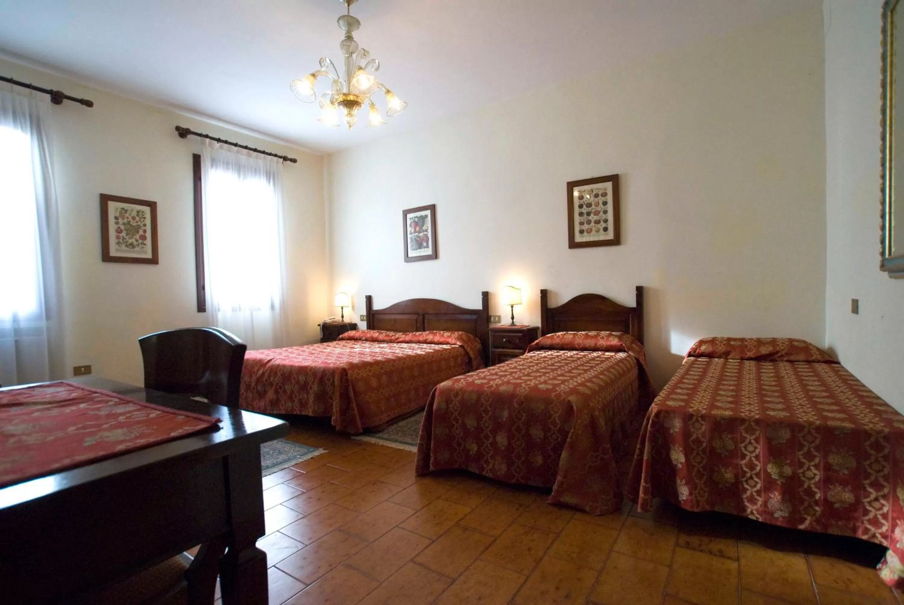 Triple Room in Hotel Tivoli