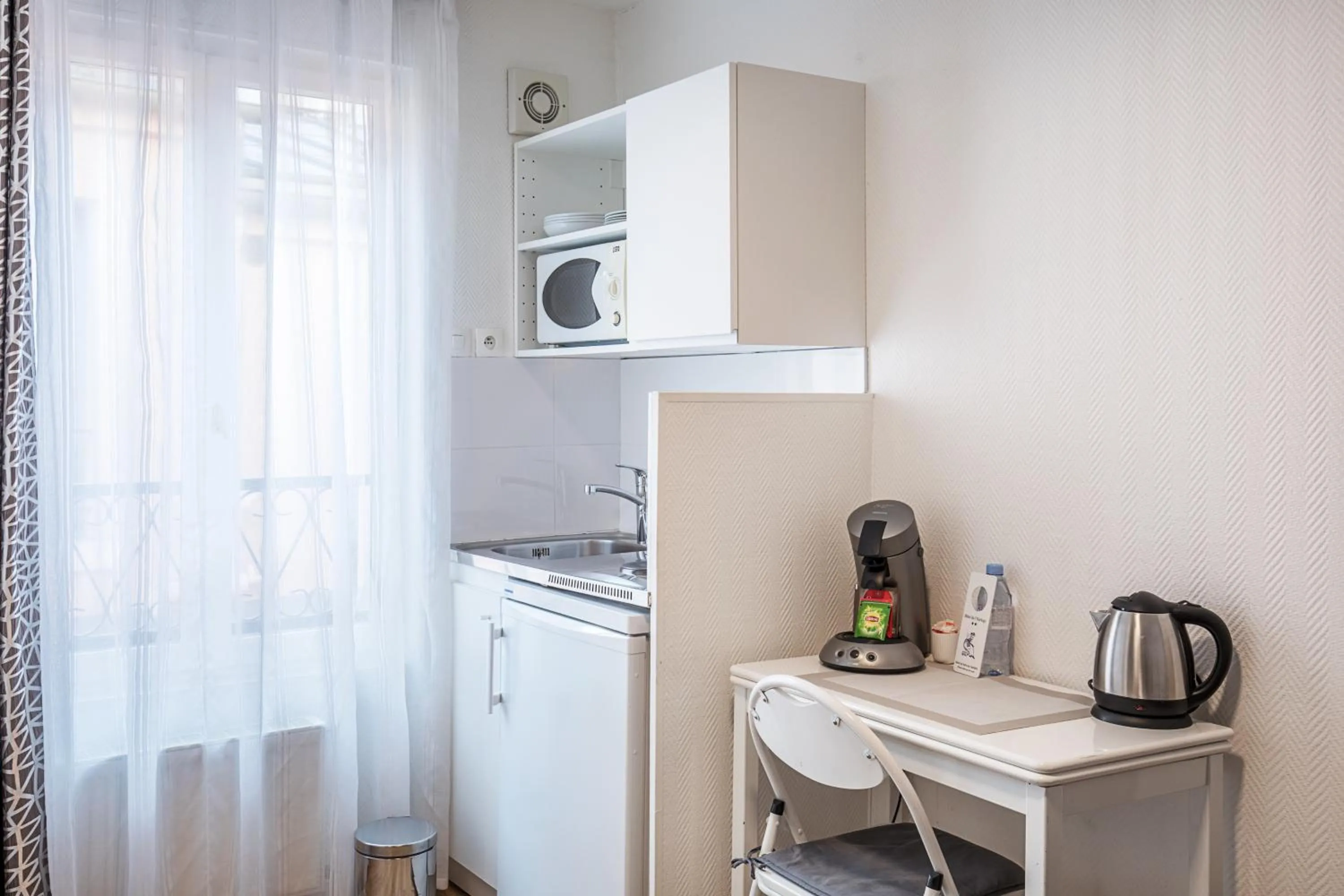 Kitchen or kitchenette in Hotel De L'Horloge
