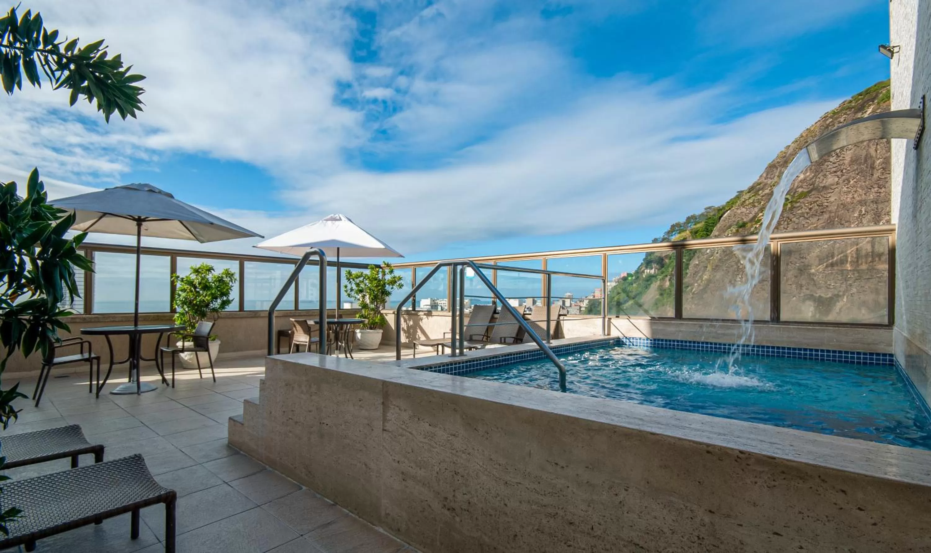 Swimming pool in Hotel Atlântico Rio