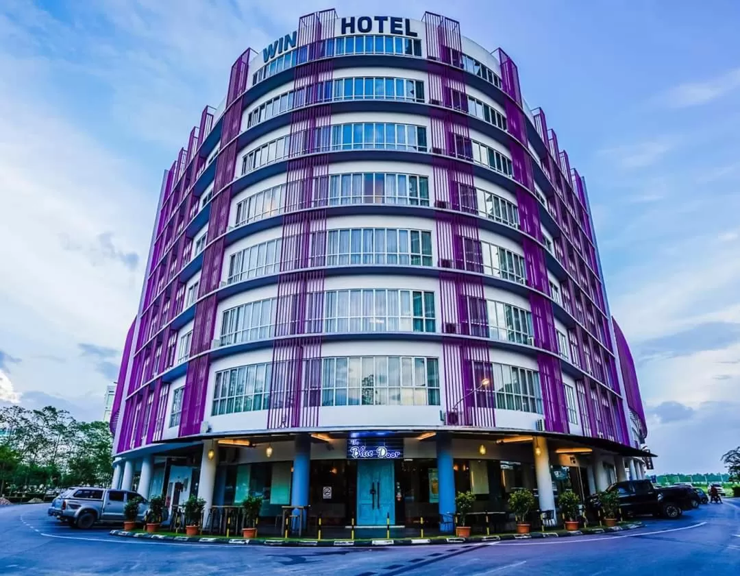 Win Hotel