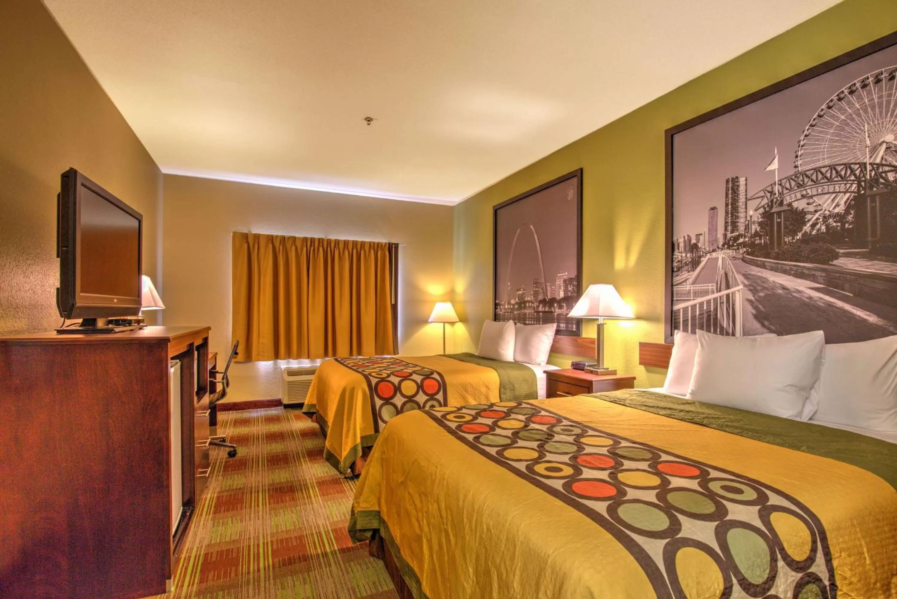 Photo of the whole room, Bed in Super 8 by Wyndham Waterloo