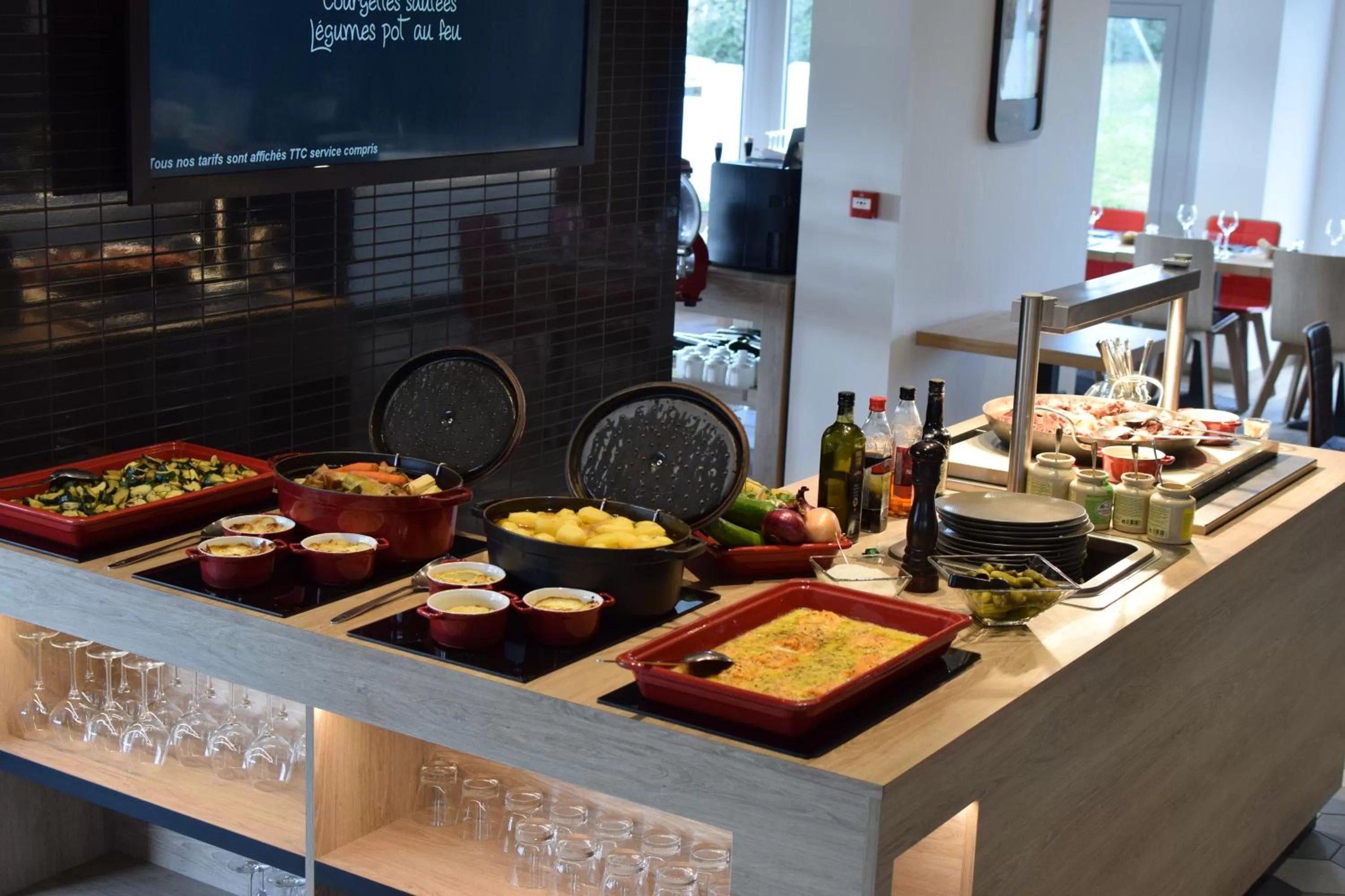 Food in Campanile Chartres