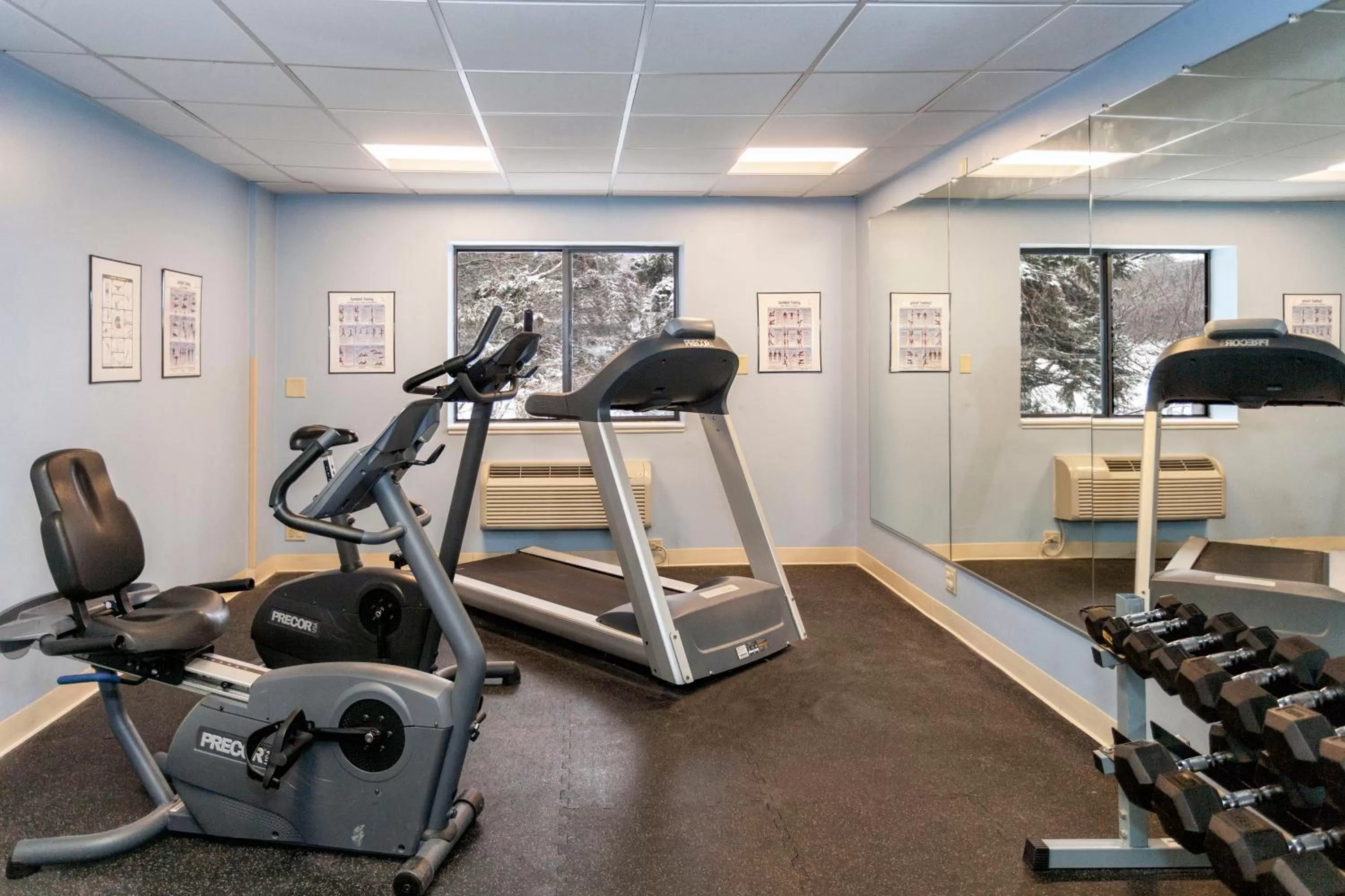 Fitness centre/facilities in Days Inn by Wyndham Duluth Lakewalk