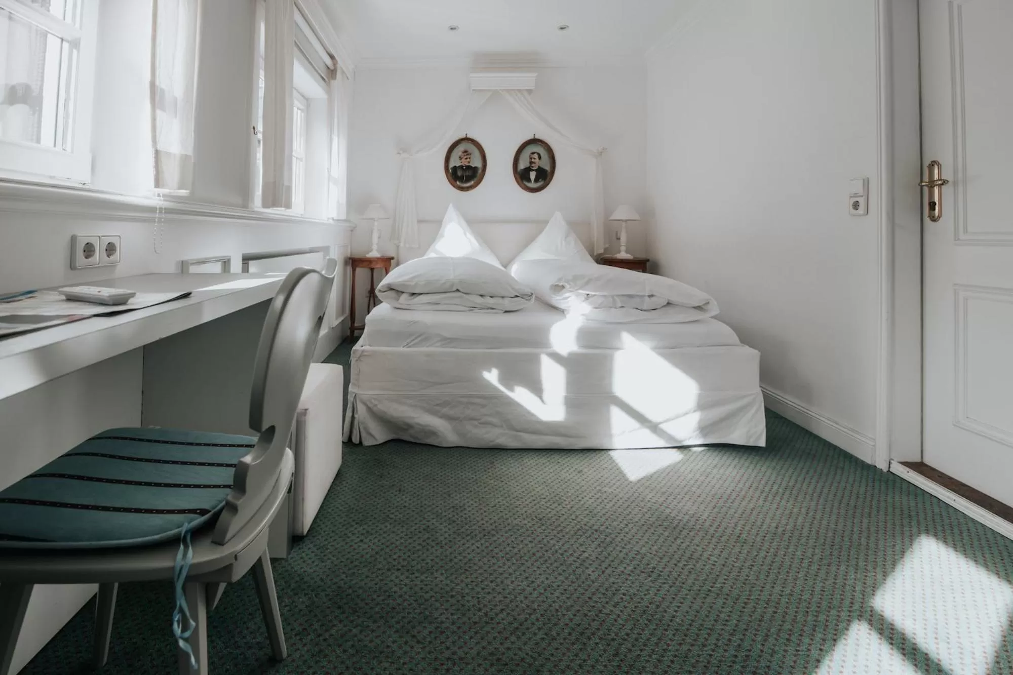 Photo of the whole room, Bed in Boutique Hotel am Rathaus - Reblaus