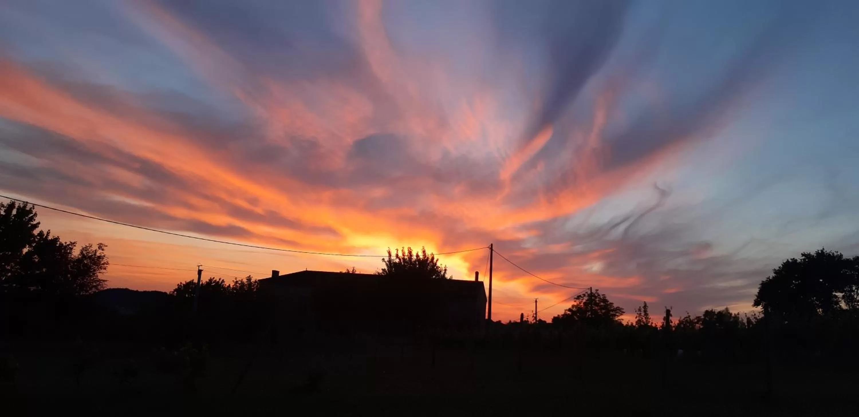 Sunset, Sunrise/Sunset in A L'OMBRE DE LA TREILLE -Proche Saint-Emilion