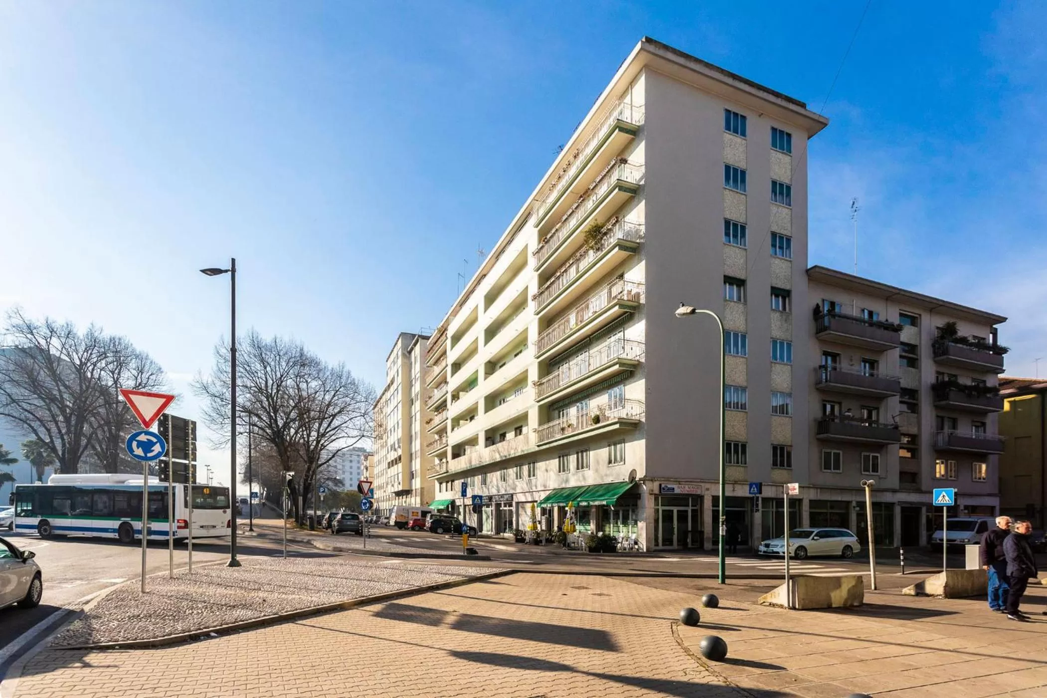 Property building in La Bauta