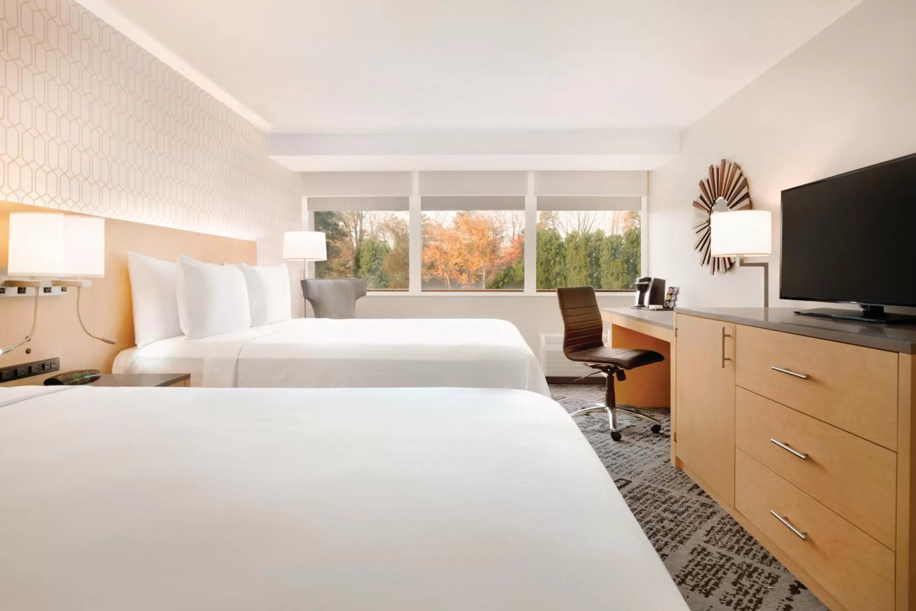 Photo of the whole room, Bed in Radisson Hotel Charlotte Airport