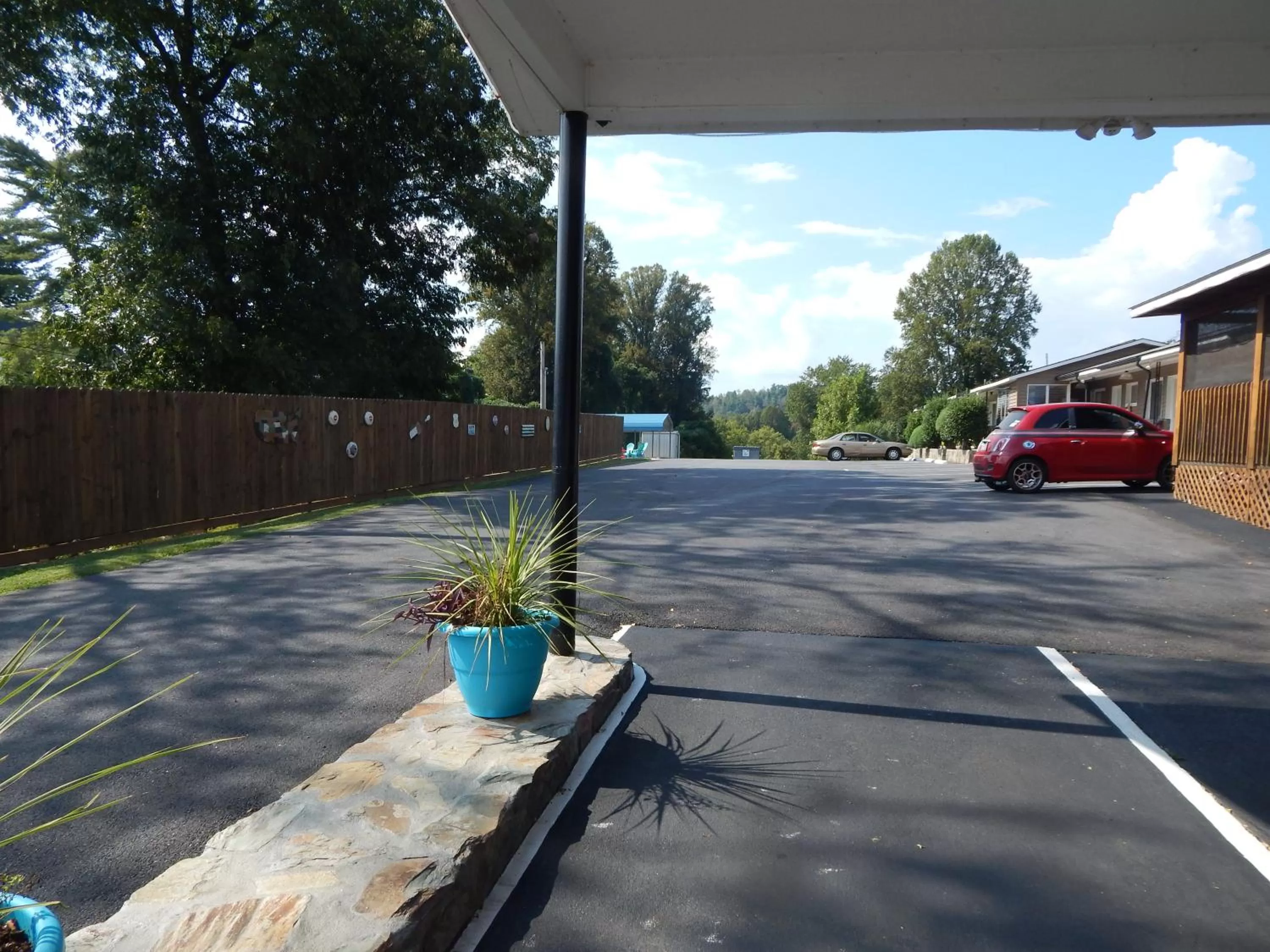 Facade/entrance in Sunset Motel