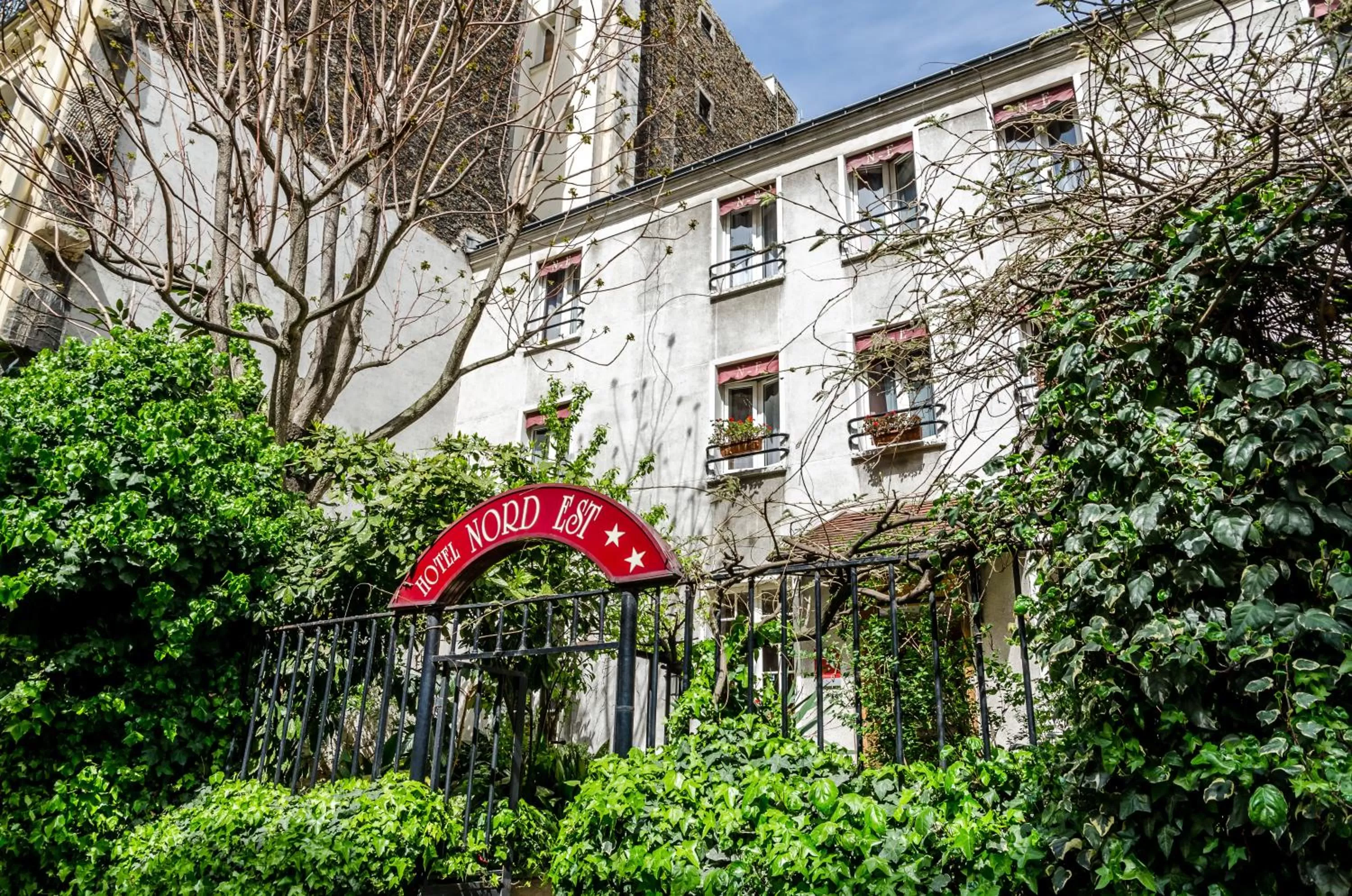 Facade/entrance in Nord Est Hotel