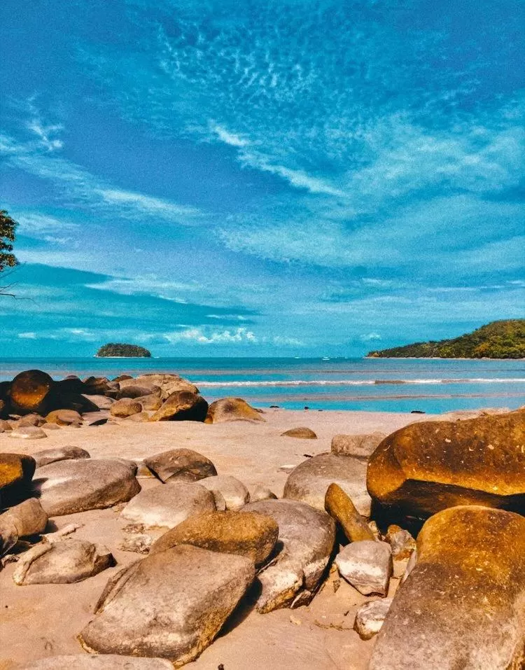 Dragon Pearl Beach Resort