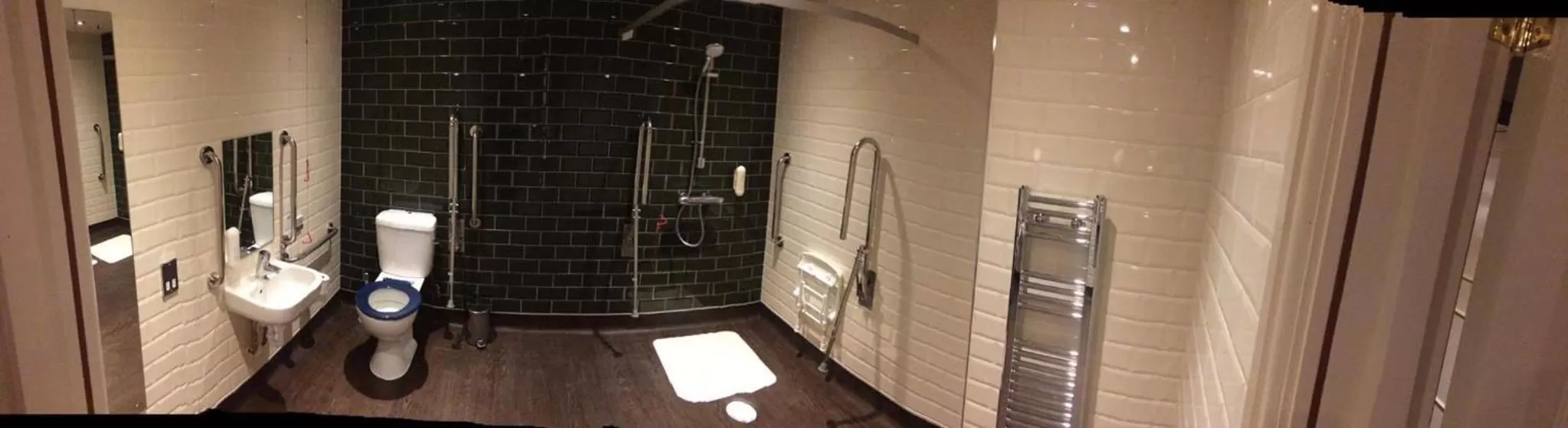 Bathroom in The George Hotel