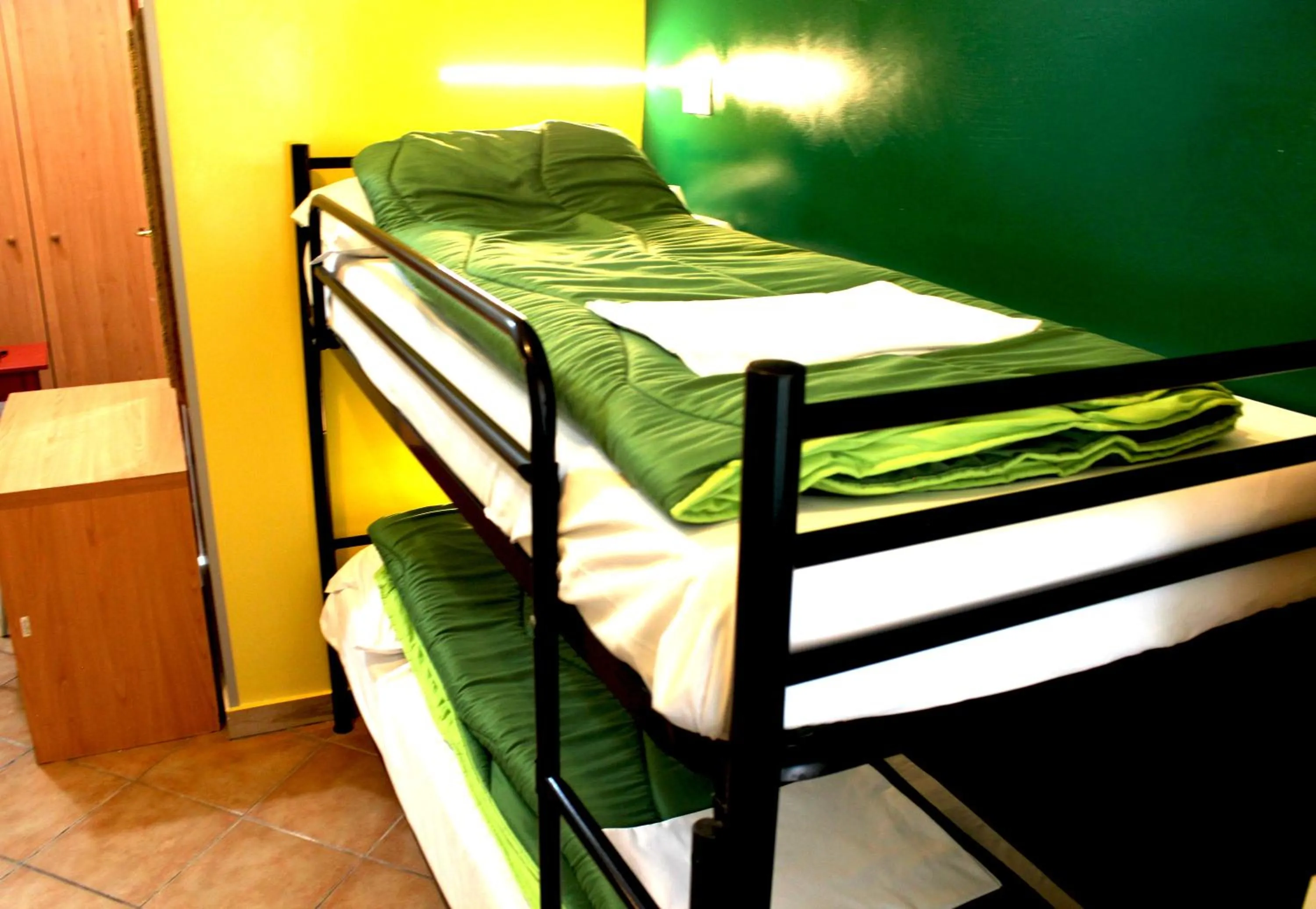 Bedroom, Bed in Legend R.G.