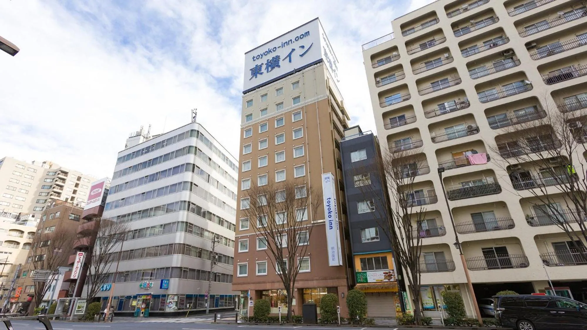 Property building in Toyoko Inn Tokyo Nihombashi Hamacho Meijiza Mae