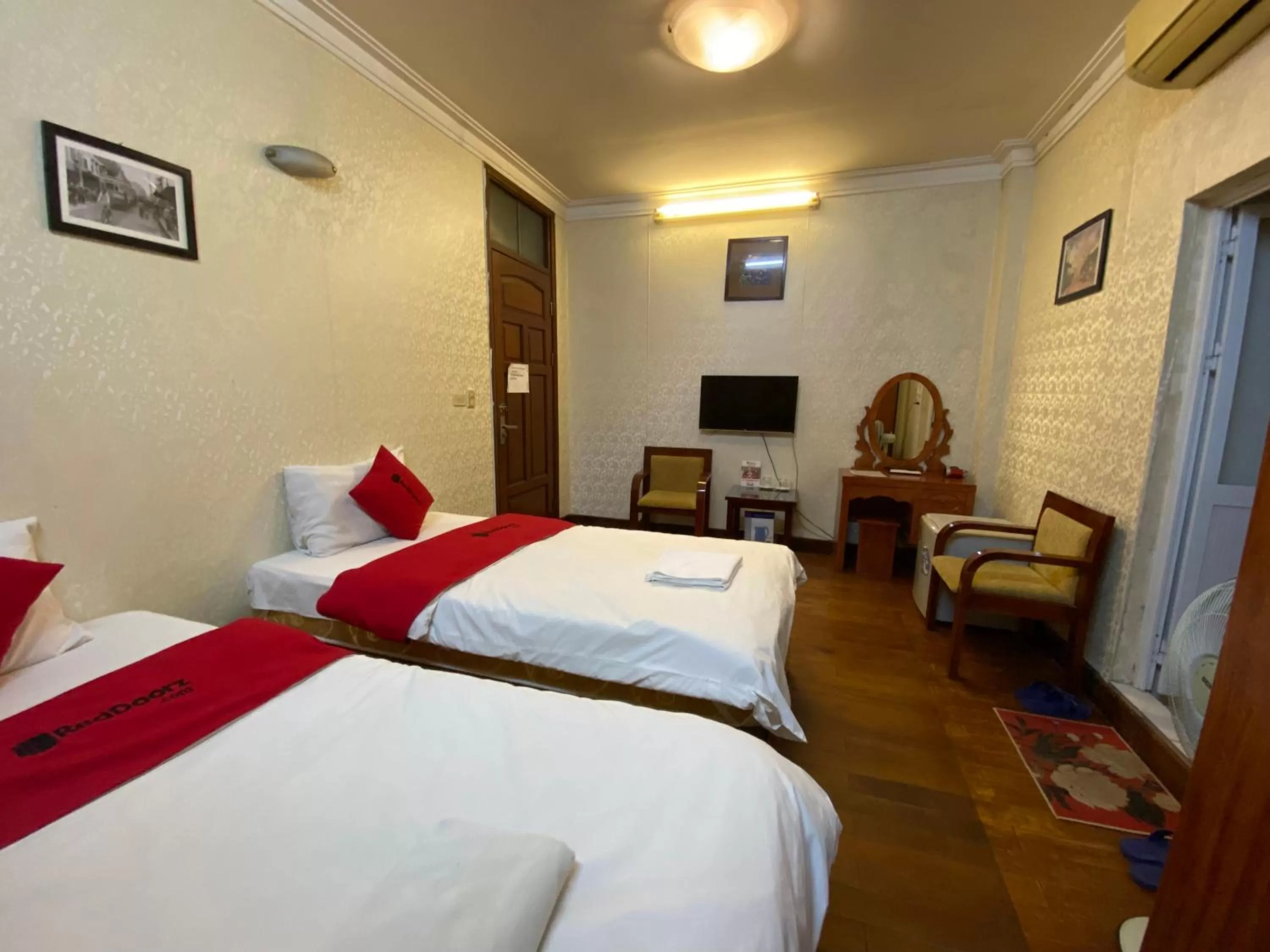 Photo of the whole room, Bed in Sophie hotel