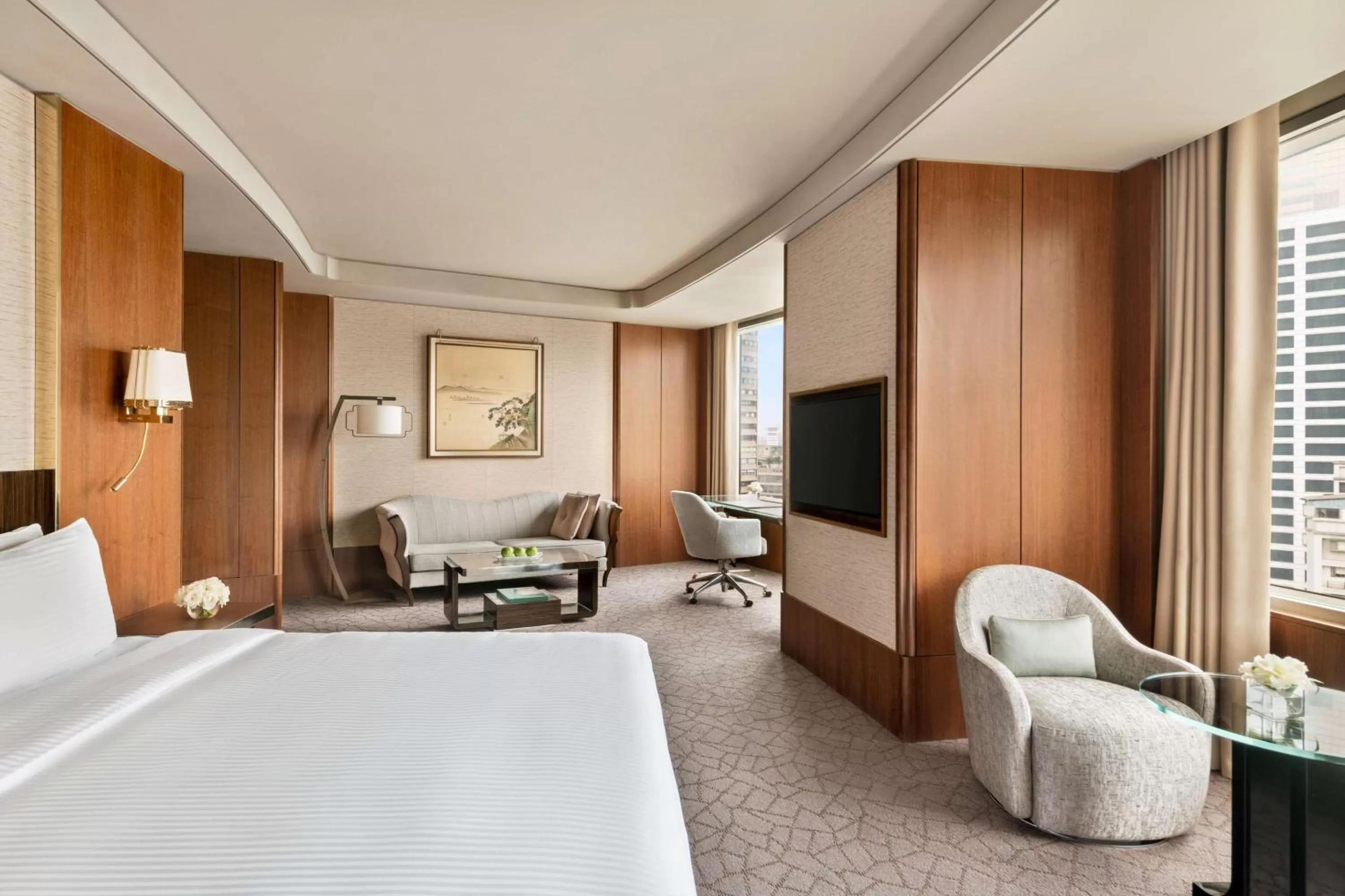 Bedroom, Bed in Shangri-La Far Eastern, Taipei