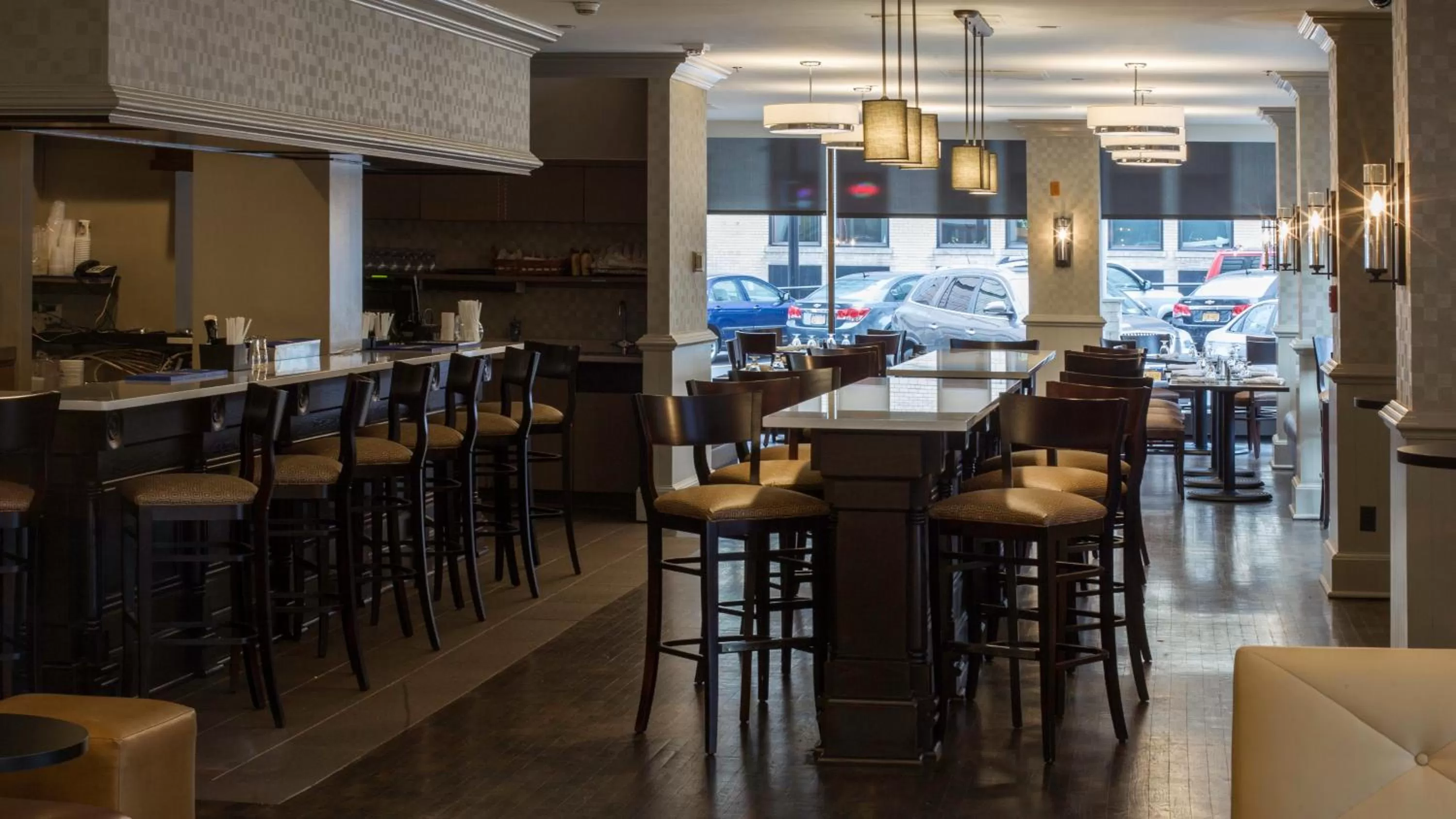 Restaurant/places to eat in Wyndham Rochester Downtown