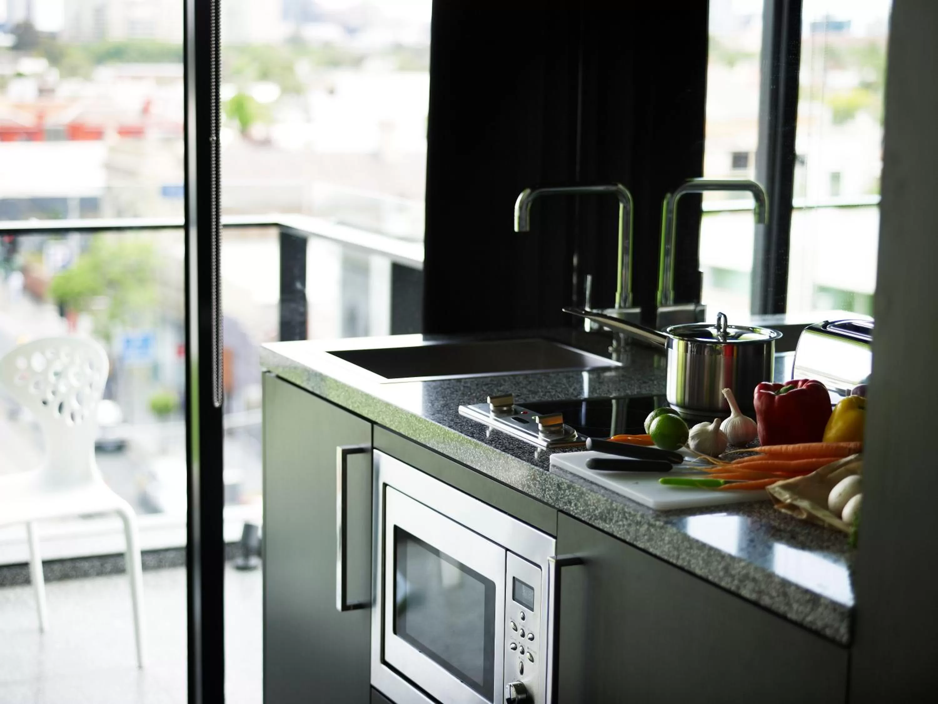 Kitchen or kitchenette in The Cullen Melbourne - Art Series