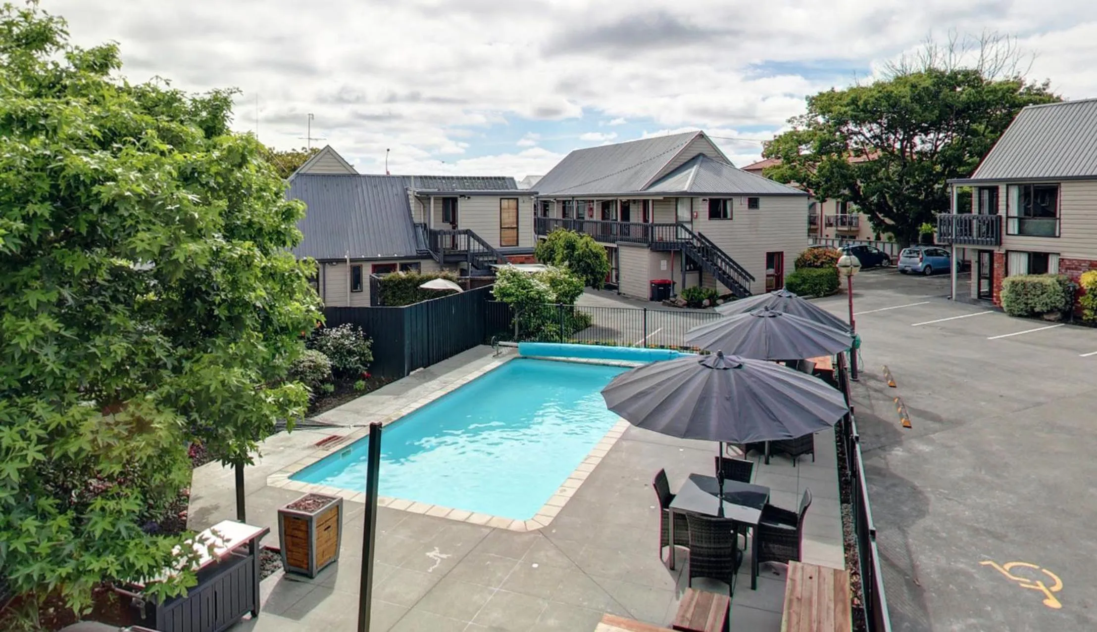 BBQ facilities in Ashford Motor Lodge
