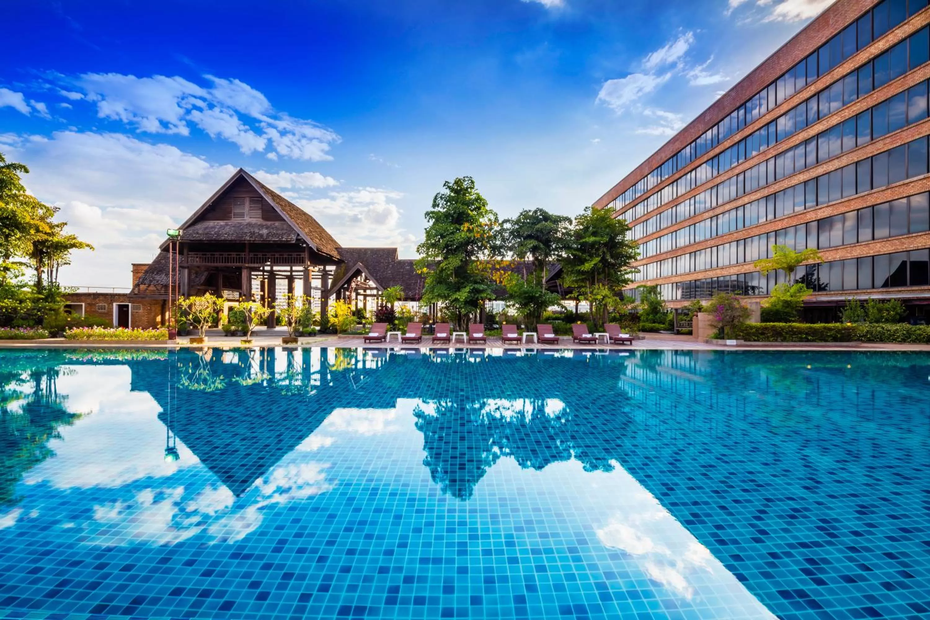 Swimming pool in Lotus Pang Suan Kaew Hotel