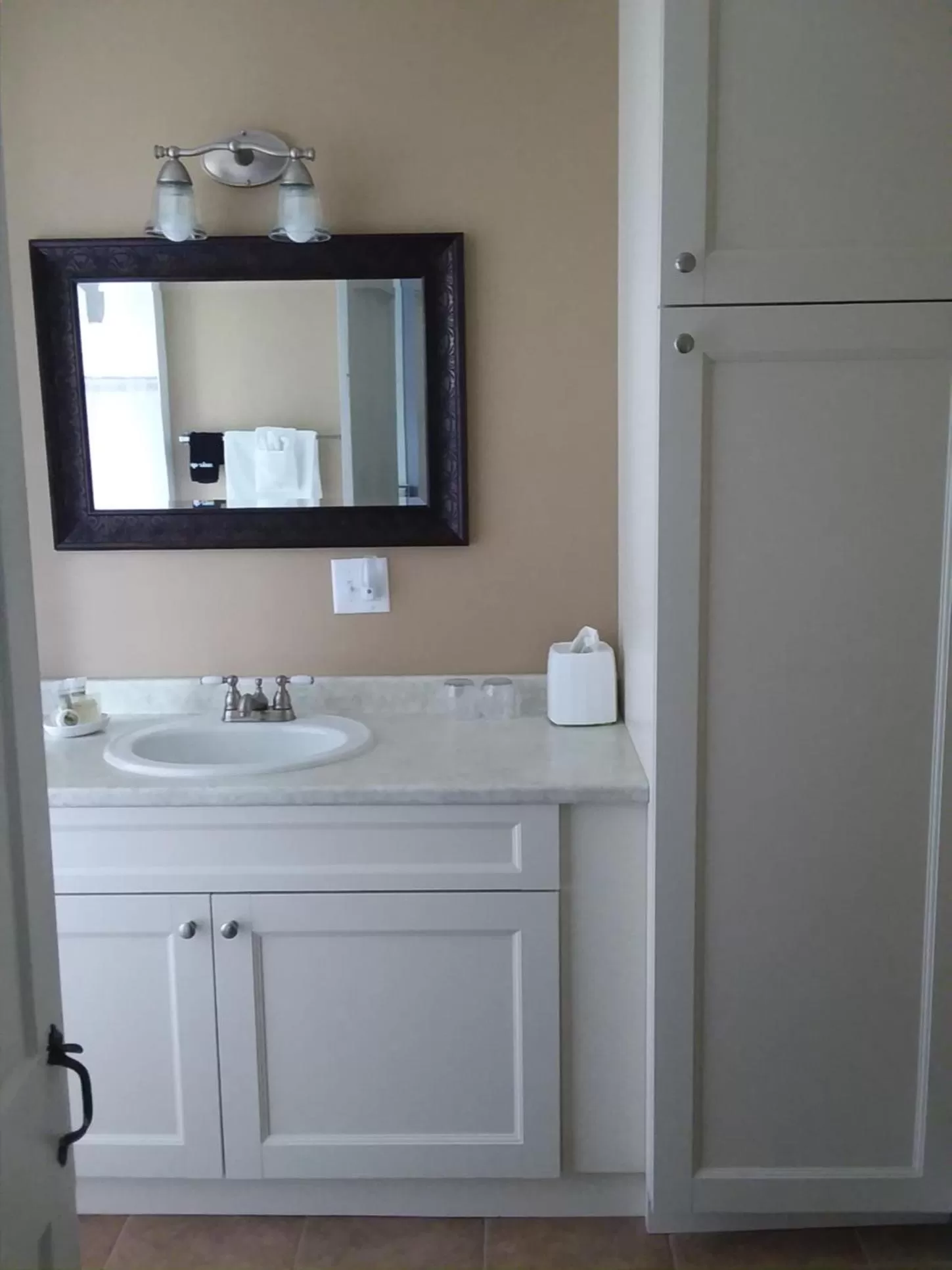 Bathroom in Benjamin Prescott Inn