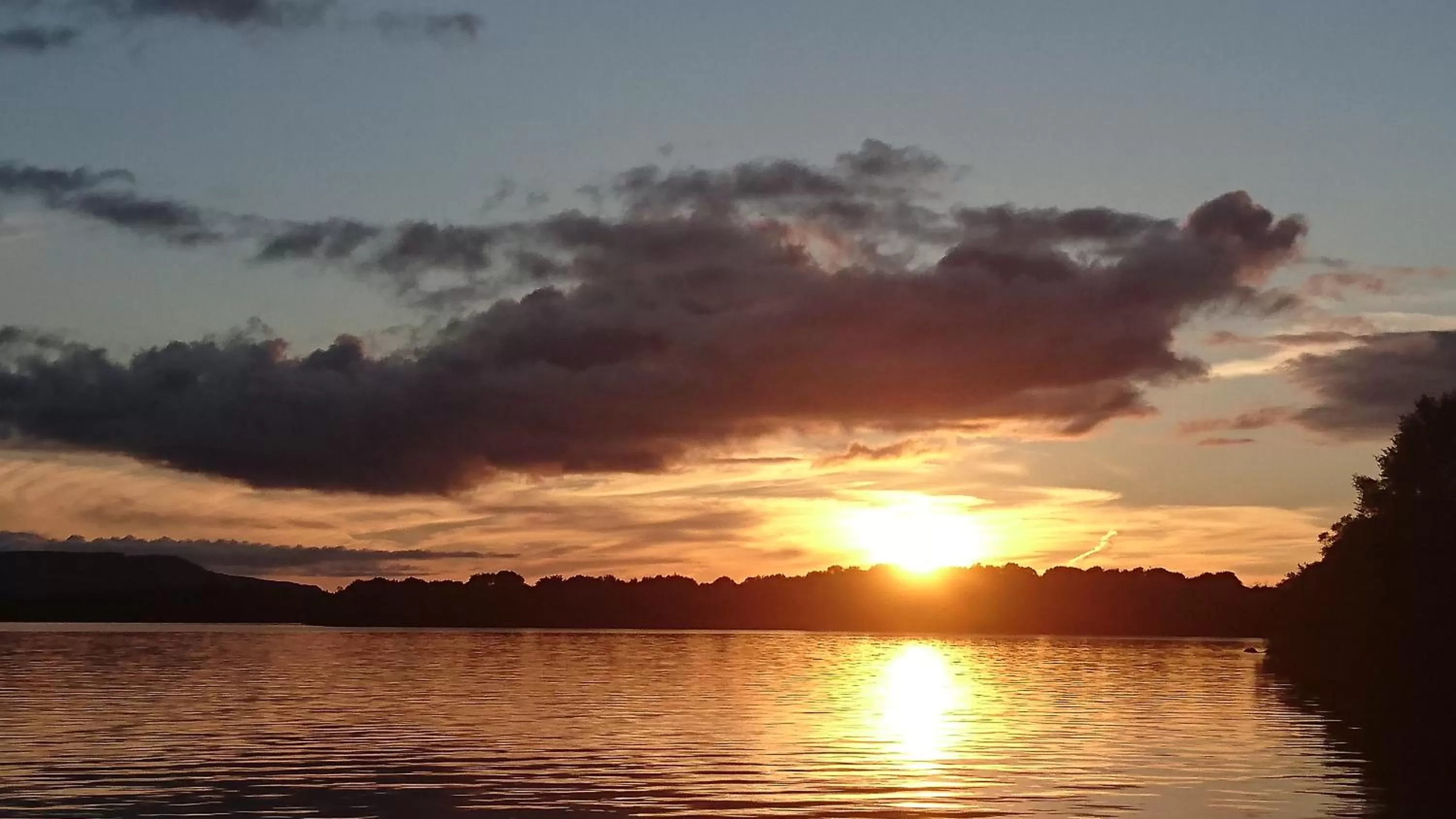 Neighbourhood, Sunrise/Sunset in Rossclare Lodge