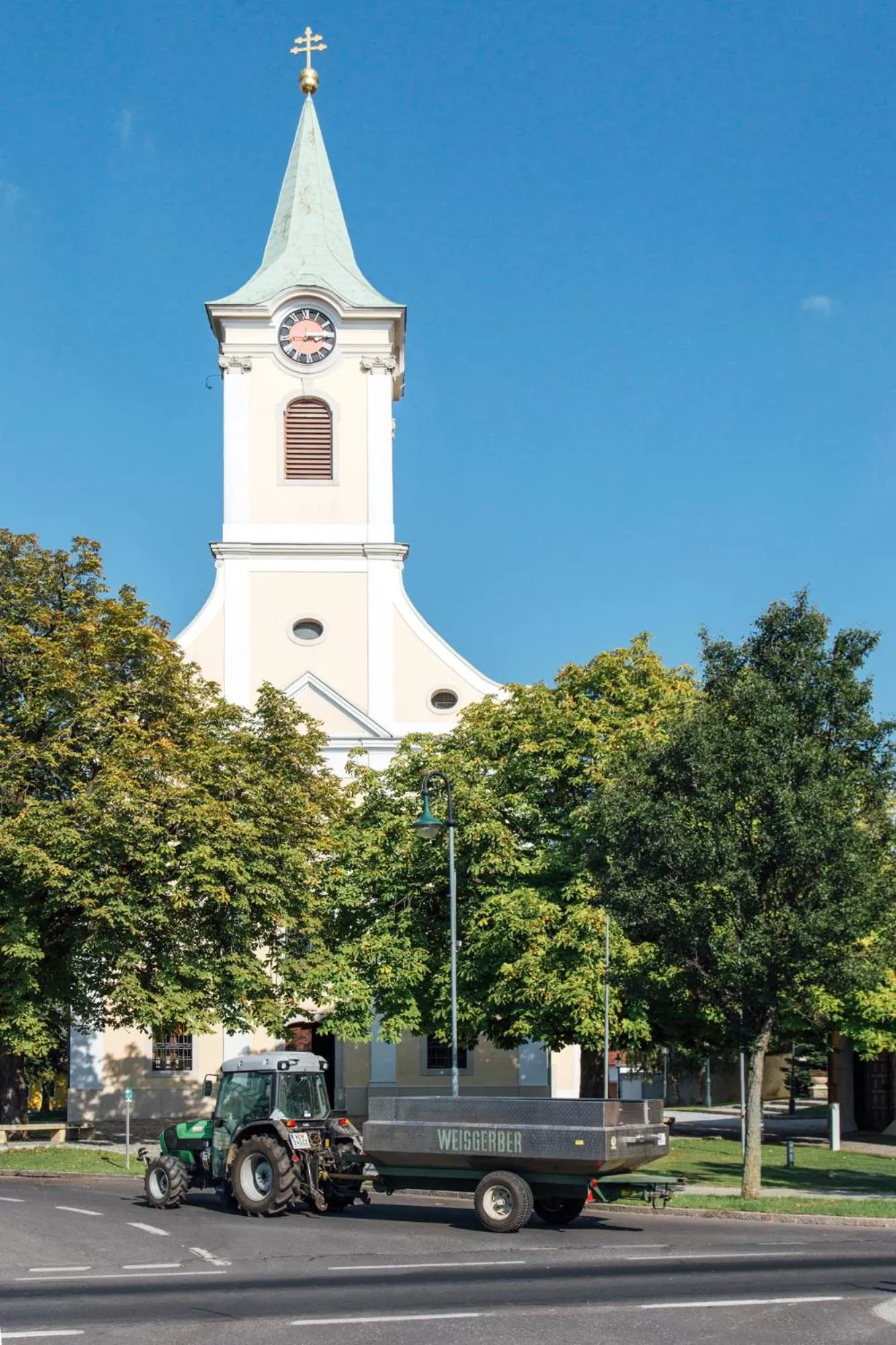 Nearby landmark in Luis von Weyden