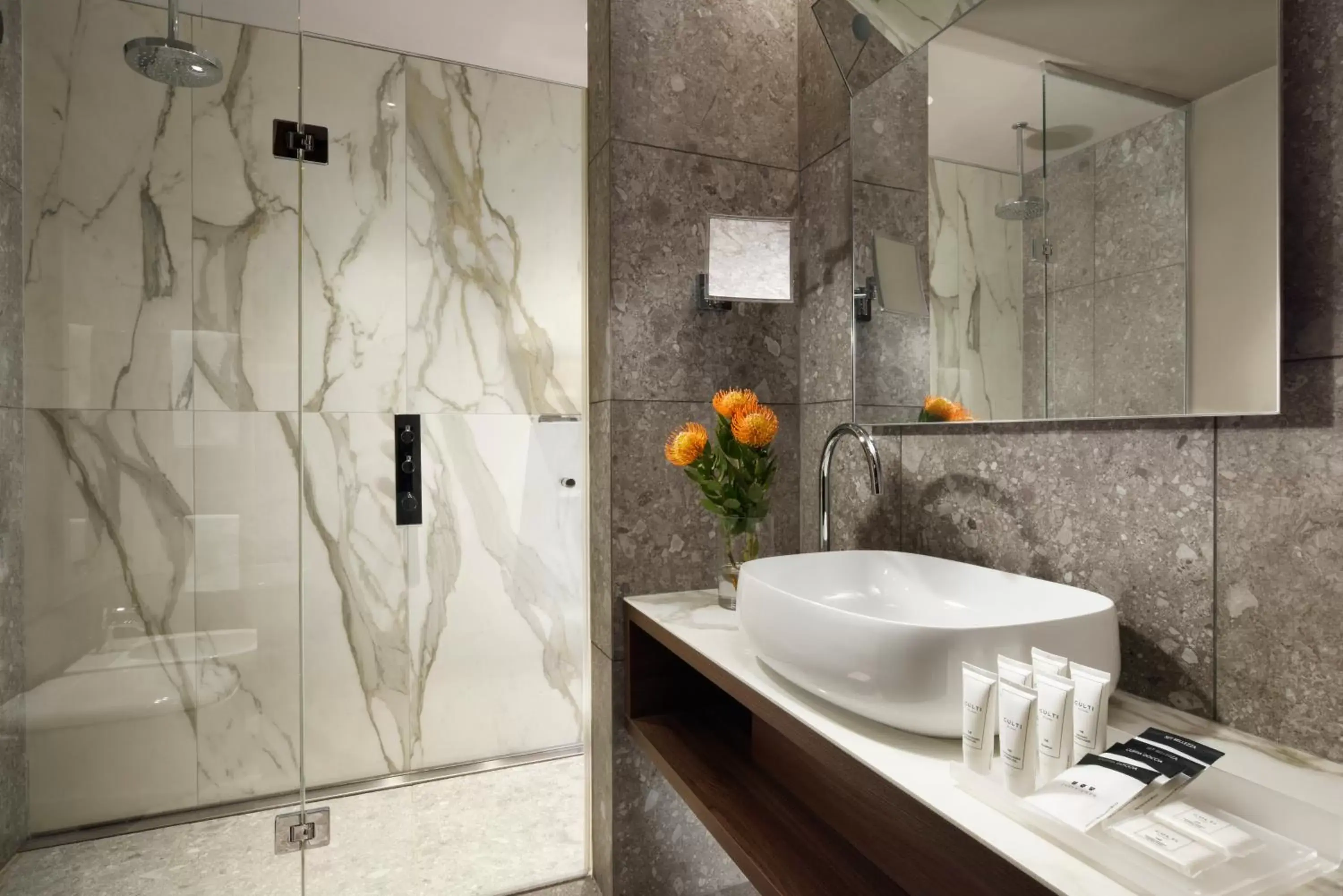 Deluxe Twin Room with Extra Bed in Milano Verticale | UNA Esperienze Deluxe Twin Room with Extra Bed in Milano Verticale | UNA Esperienze