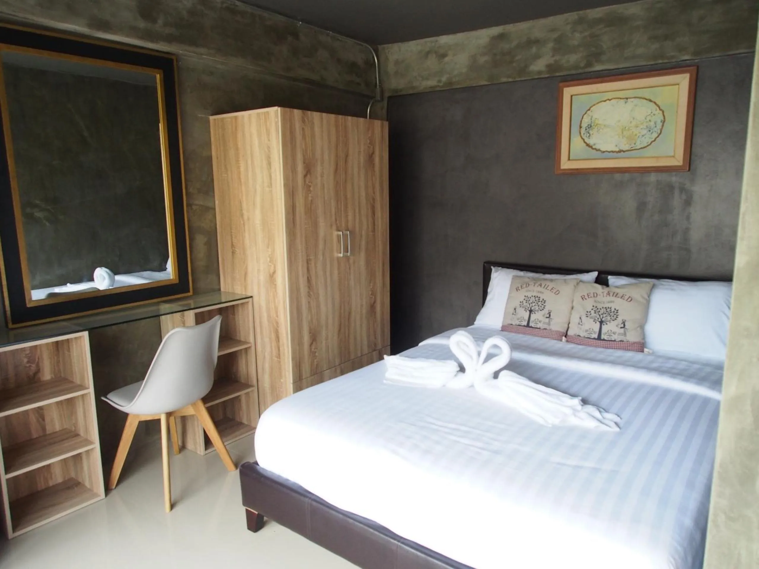 Bedroom, Bed in Loft 21 Apartment Romklao