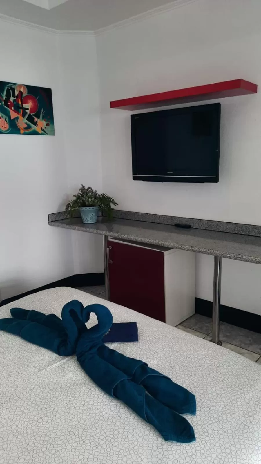 oven, Bed in Swiss Food Restaurant and room for rent