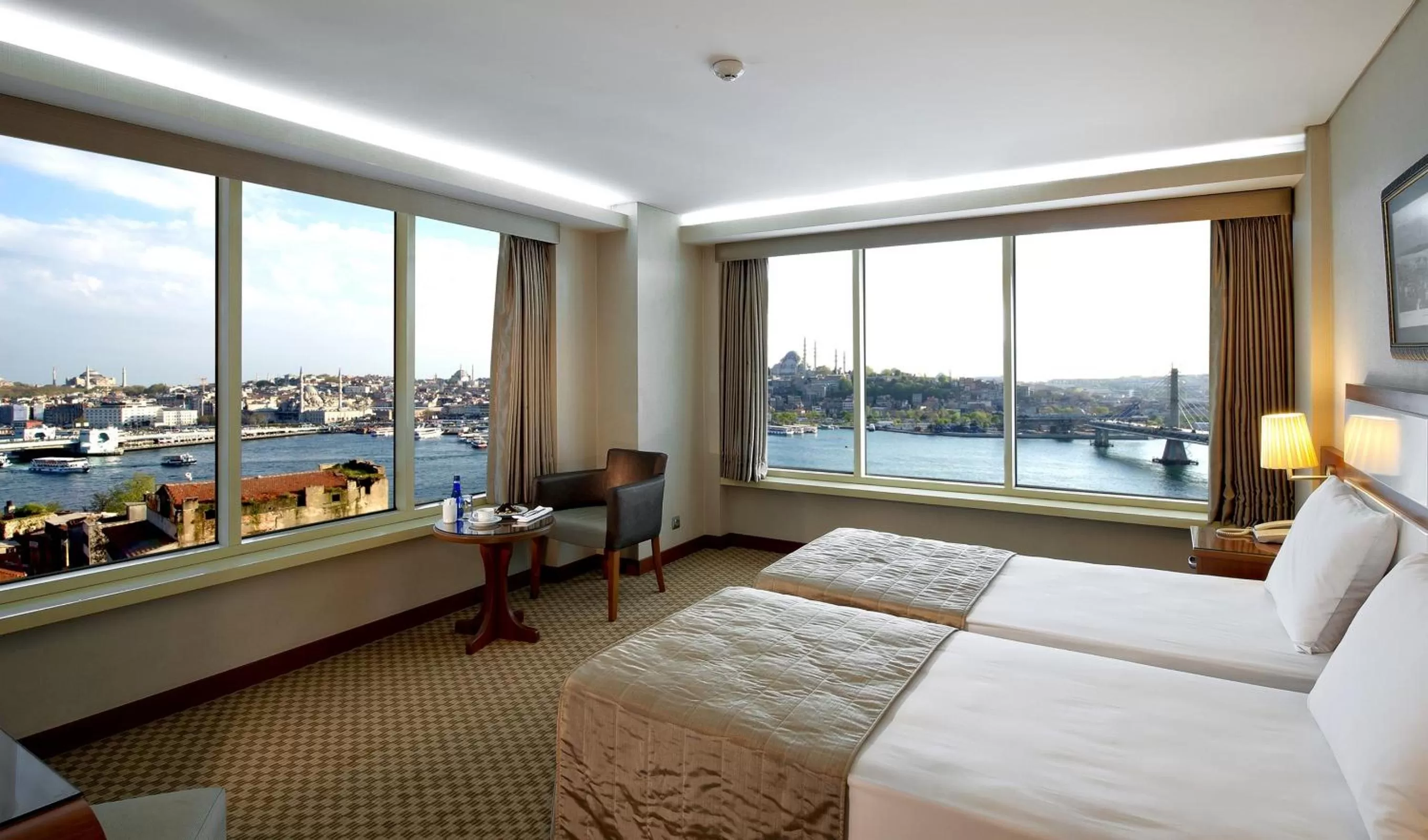 City view, Bed in Istanbul Golden City Hotel