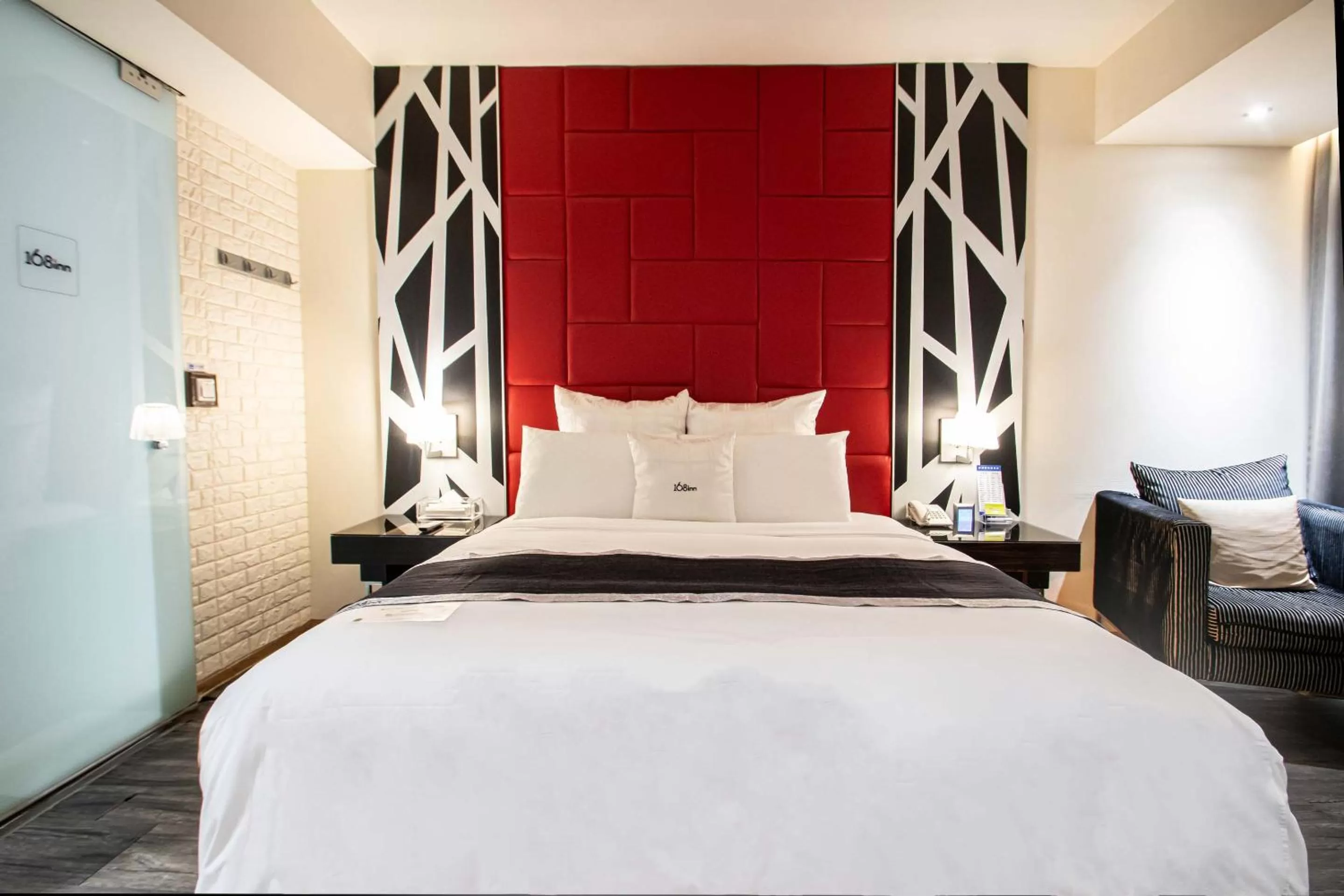 Decorative detail, Bed in 168 Motel-Hsinchu