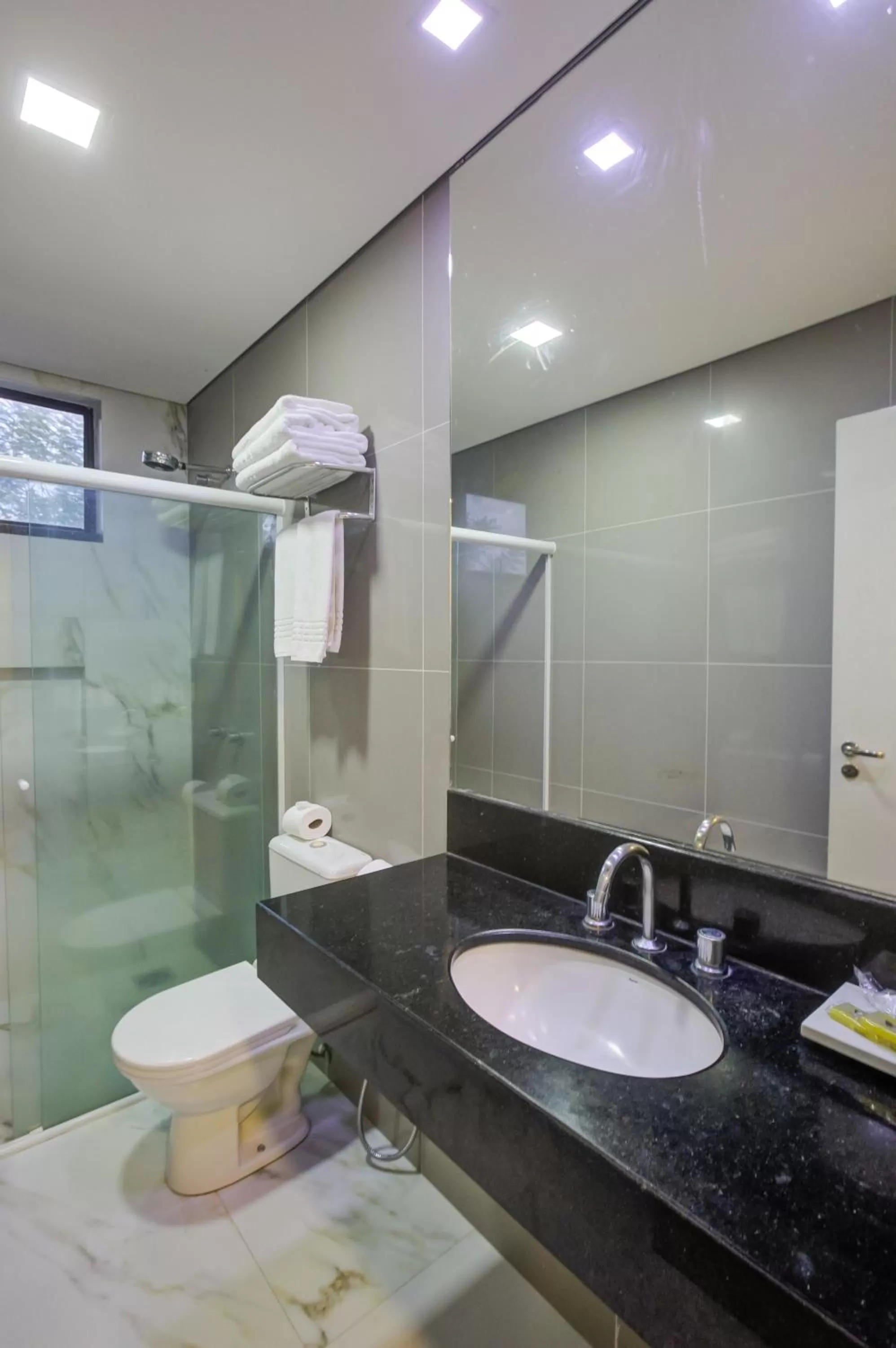 Shower in Viale Cataratas Hotel & Eventos