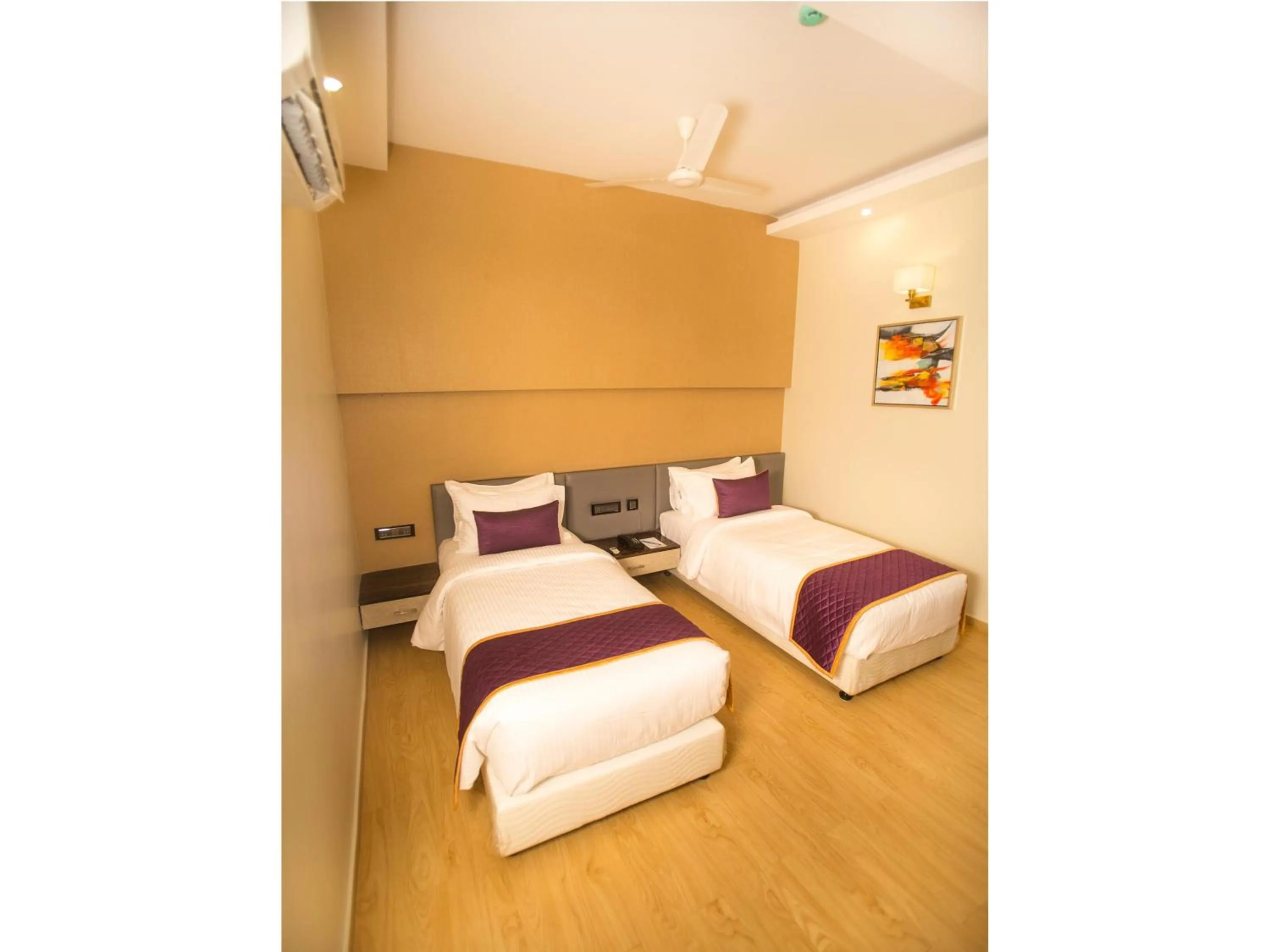 Bedroom, Bed in ST Parklane Airport Hotel Chennai