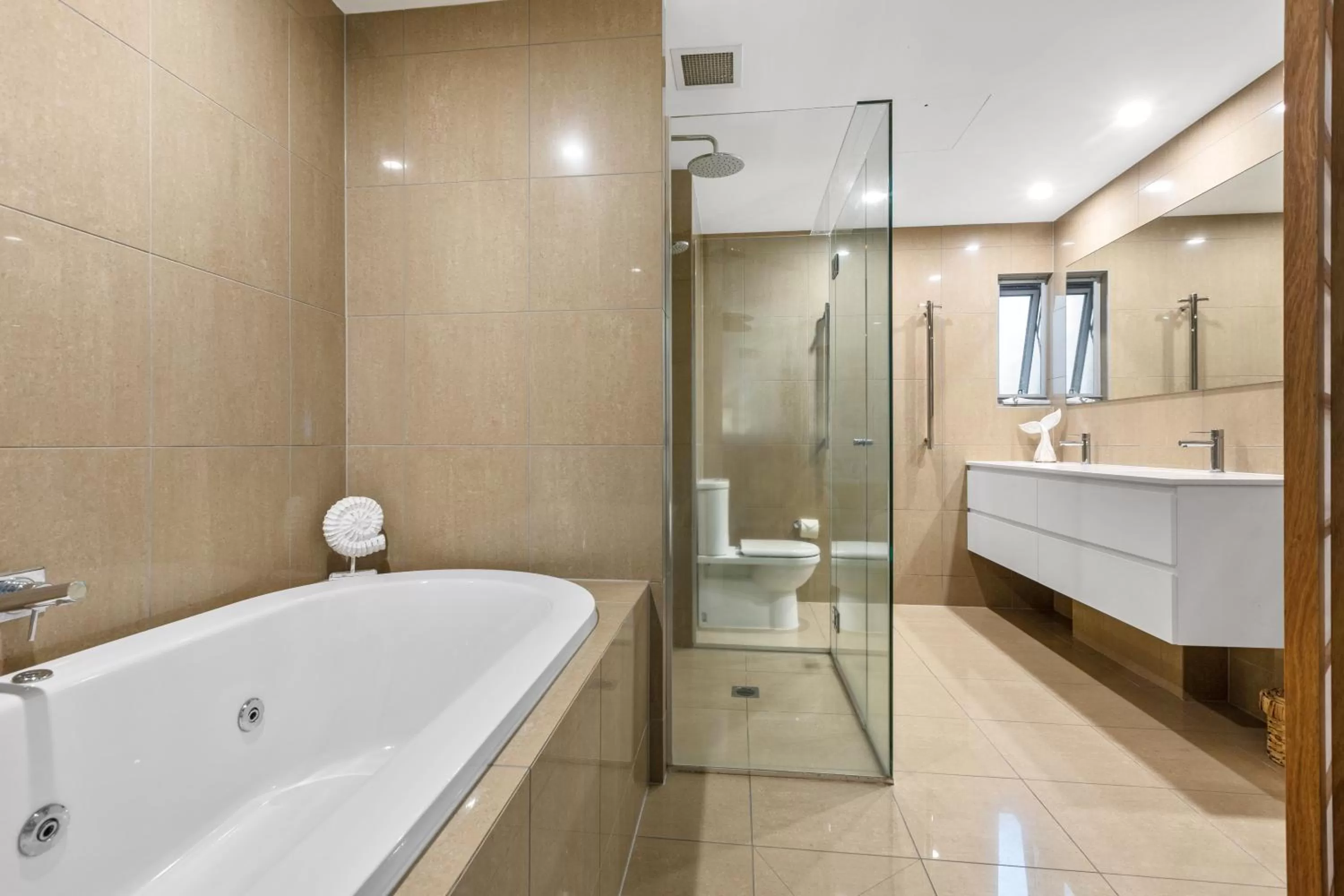 Bathroom in Cotton Beach Resort - Tweed Coast Holidays ®