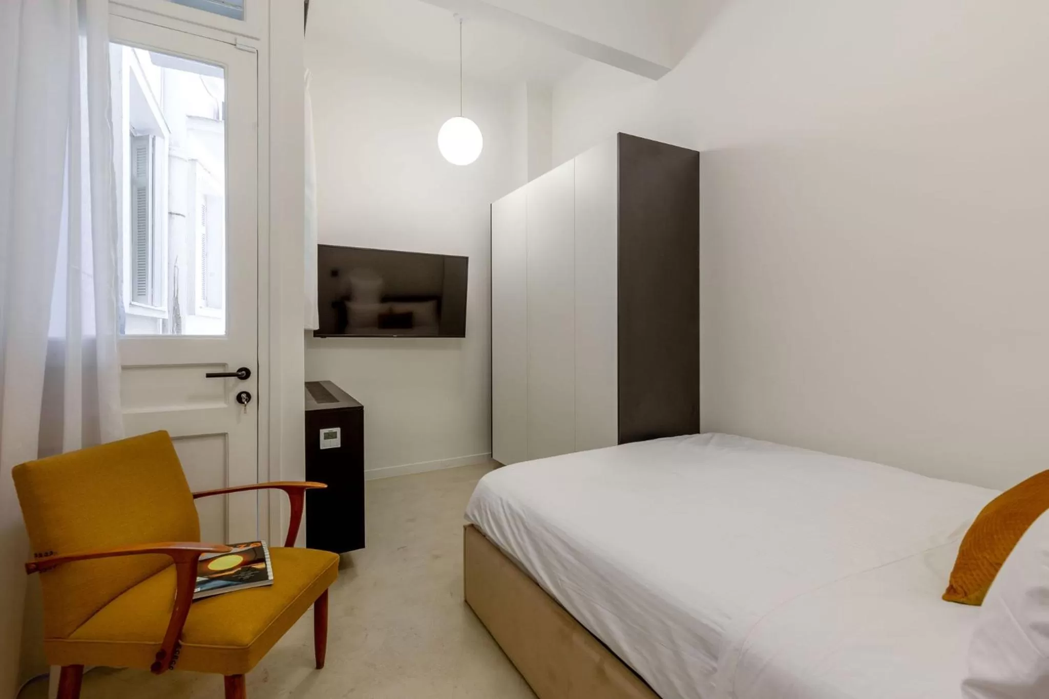 Bed in ZOIA The Met by UPSTREET