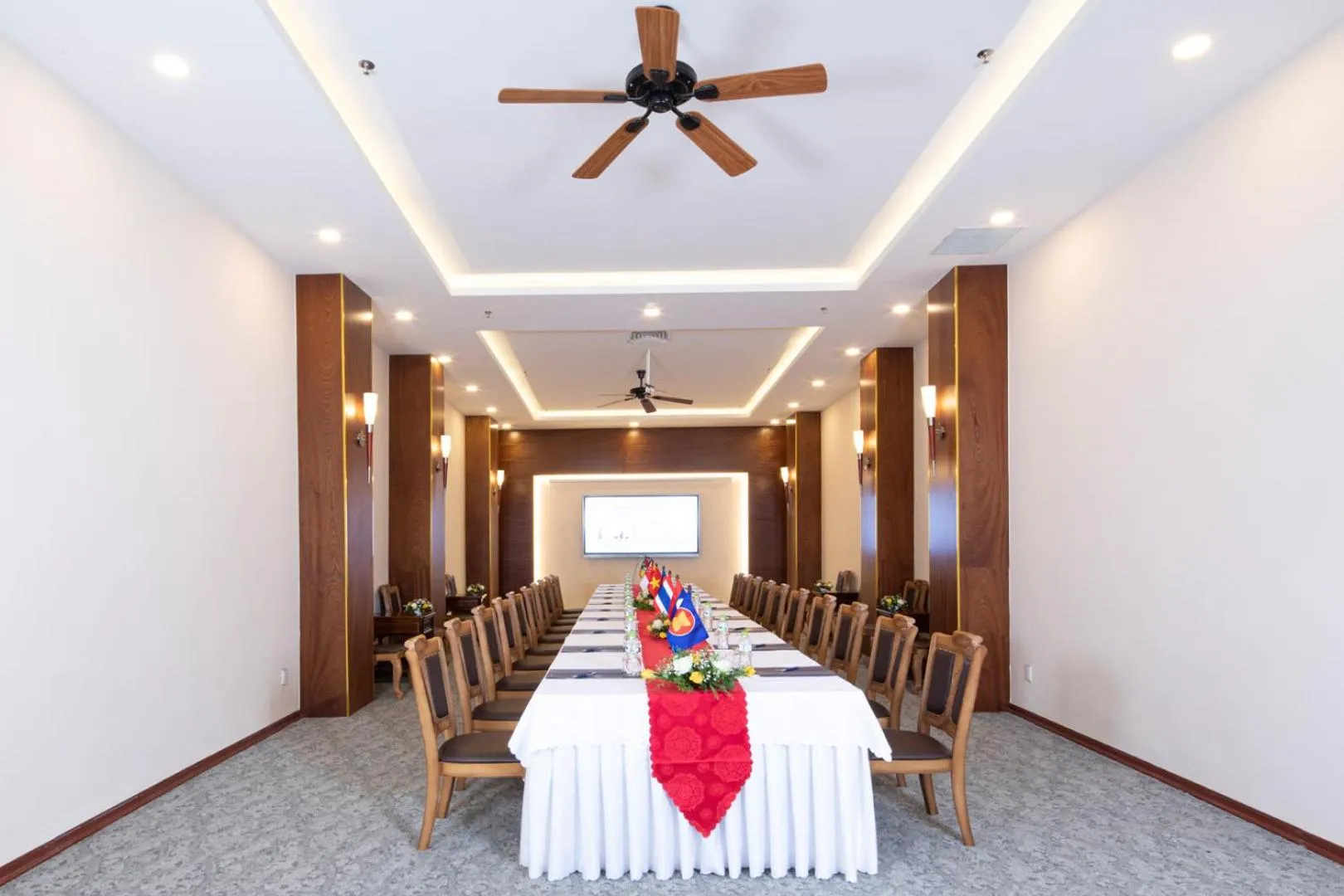 Business facilities in Ladalat Hotel