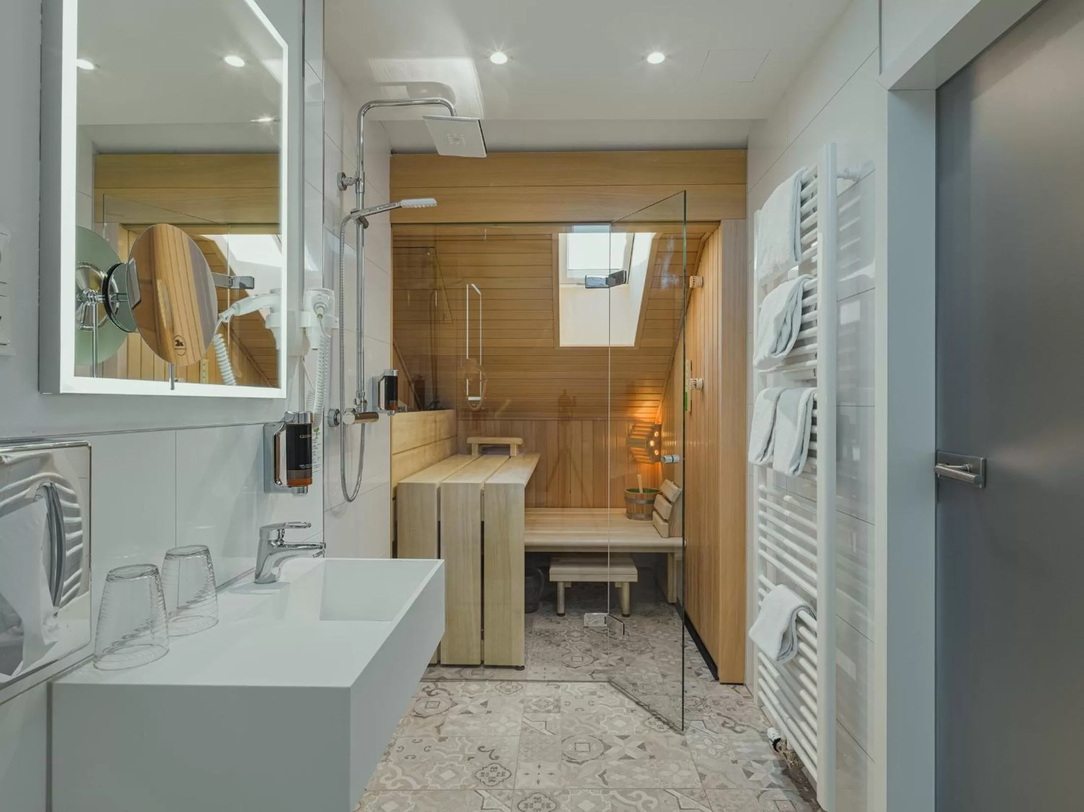 Shower in BS Boutique Hotel