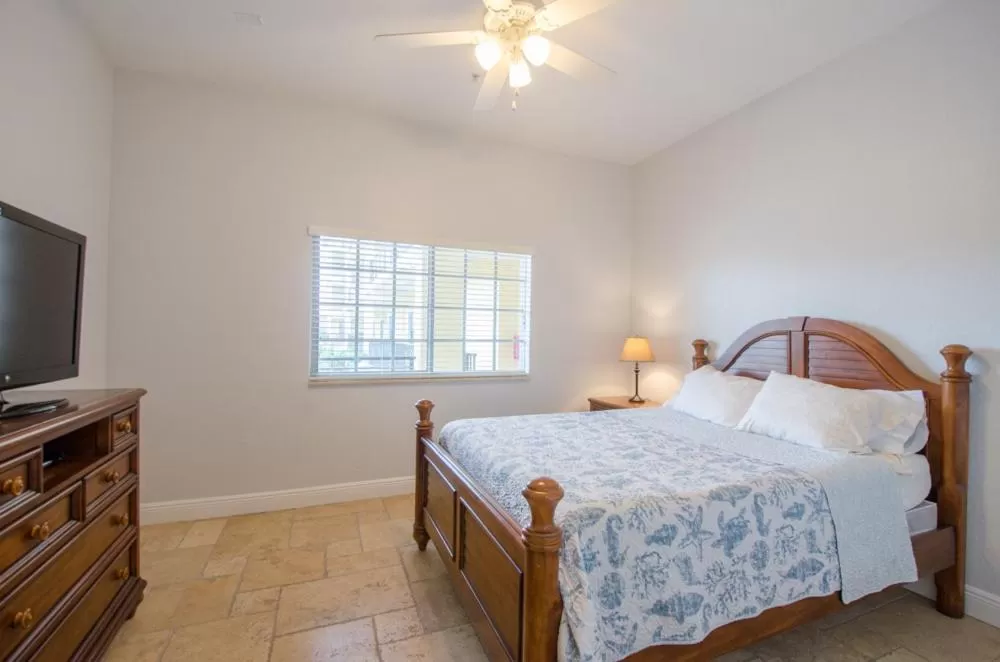 Bed in Vistalmar Beach Resort