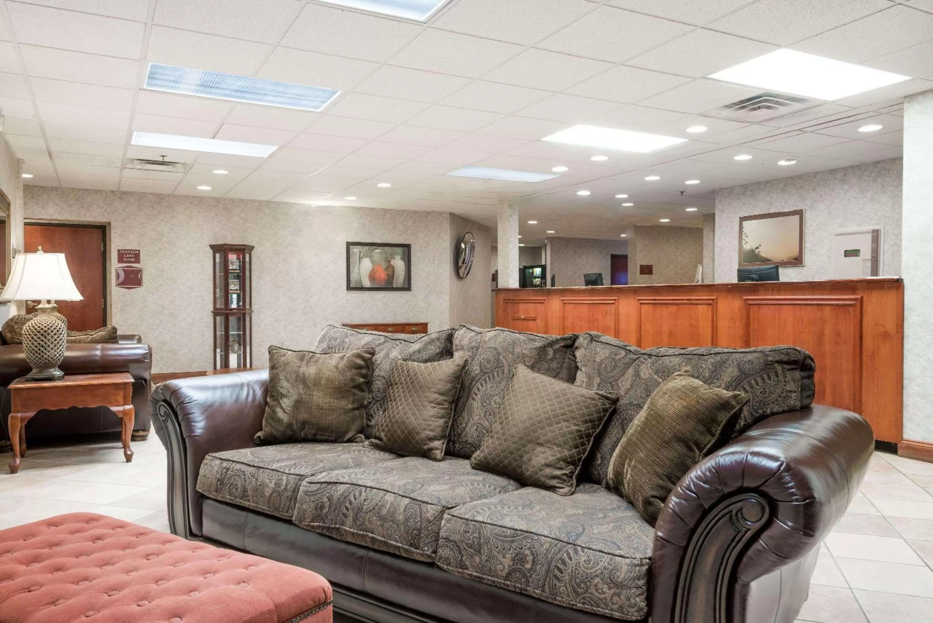 Lobby or reception in Super 8 by Wyndham Grayson