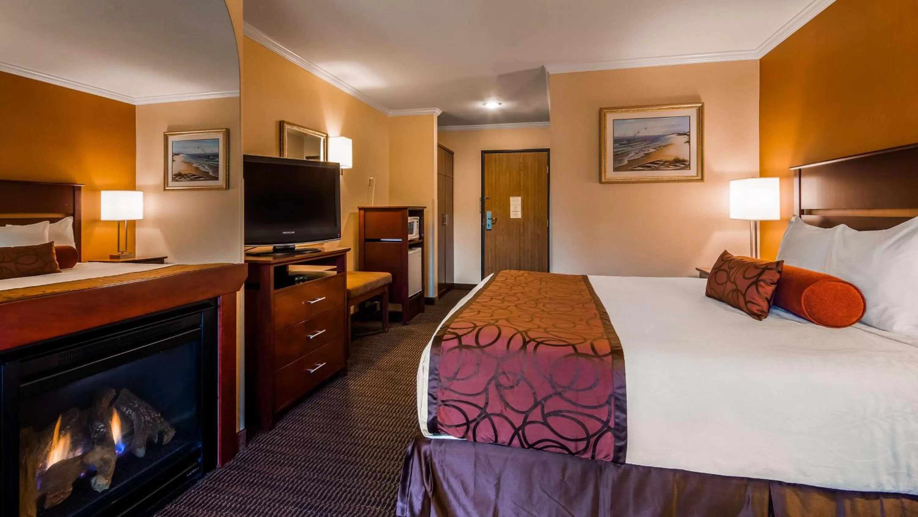 Photo of the whole room, Bed in Best Western Plus Landmark Inn