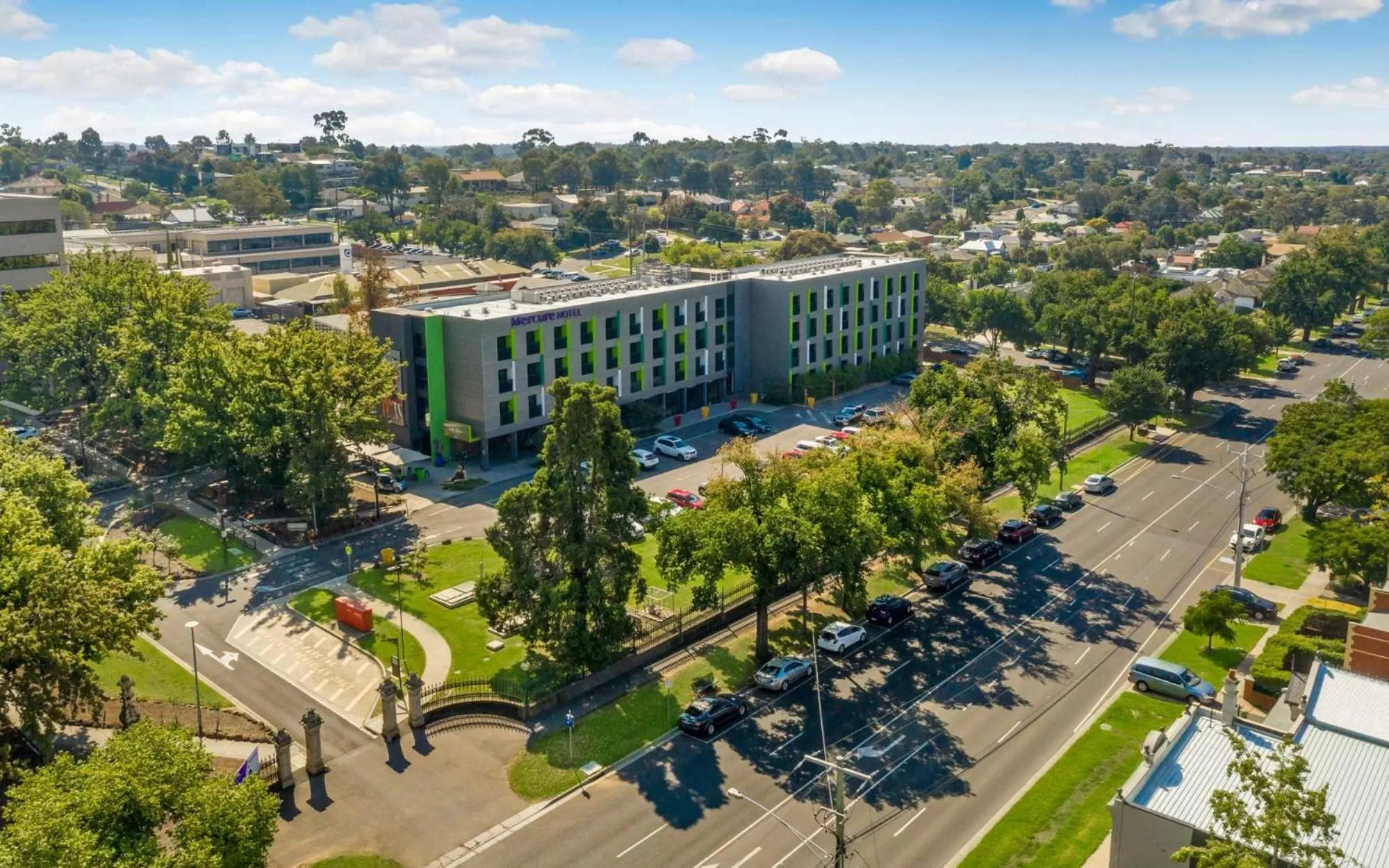 Facade/entrance in Mercure Bendigo Schaller
